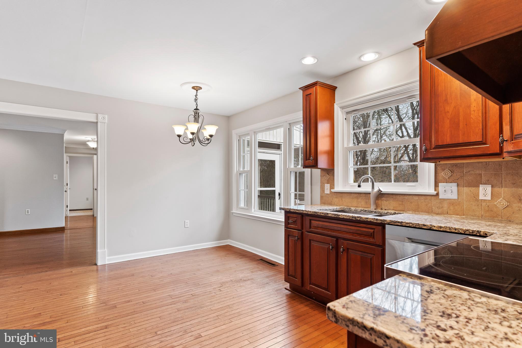 COUNTRY CLUB PARK - Residential