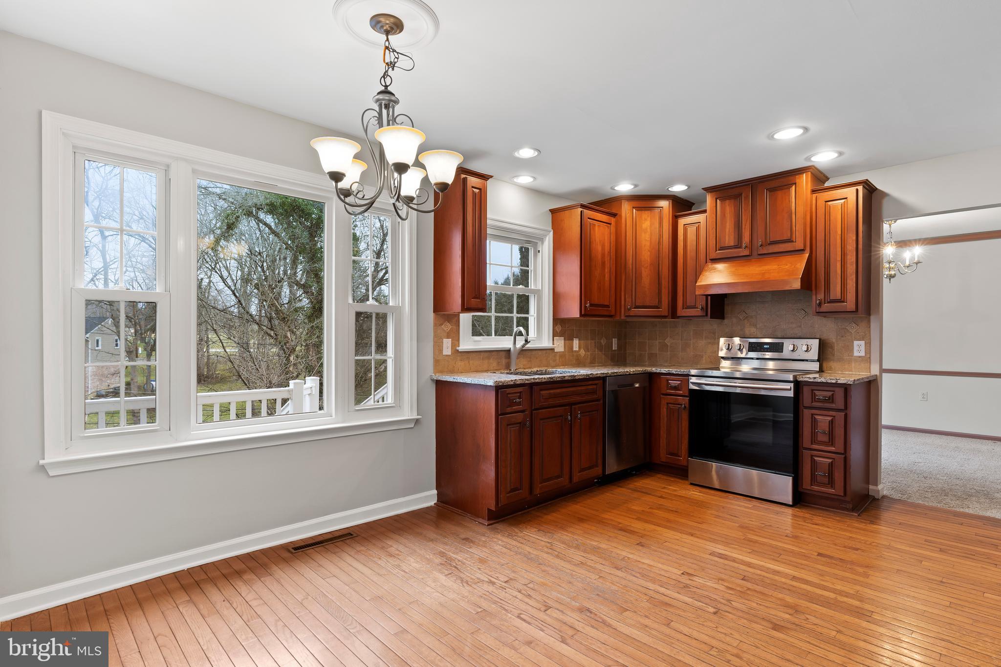 COUNTRY CLUB PARK - Residential