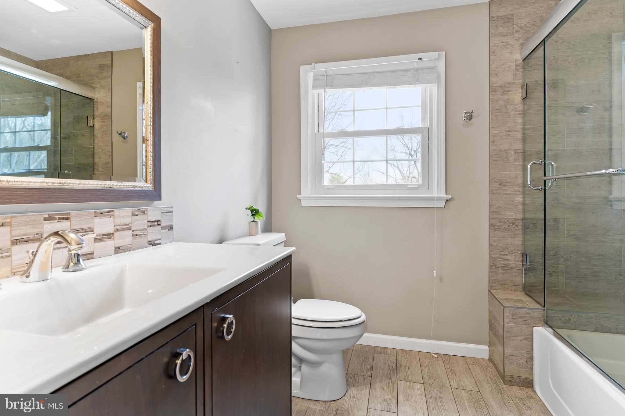 COUNTRY CLUB PARK - Residential