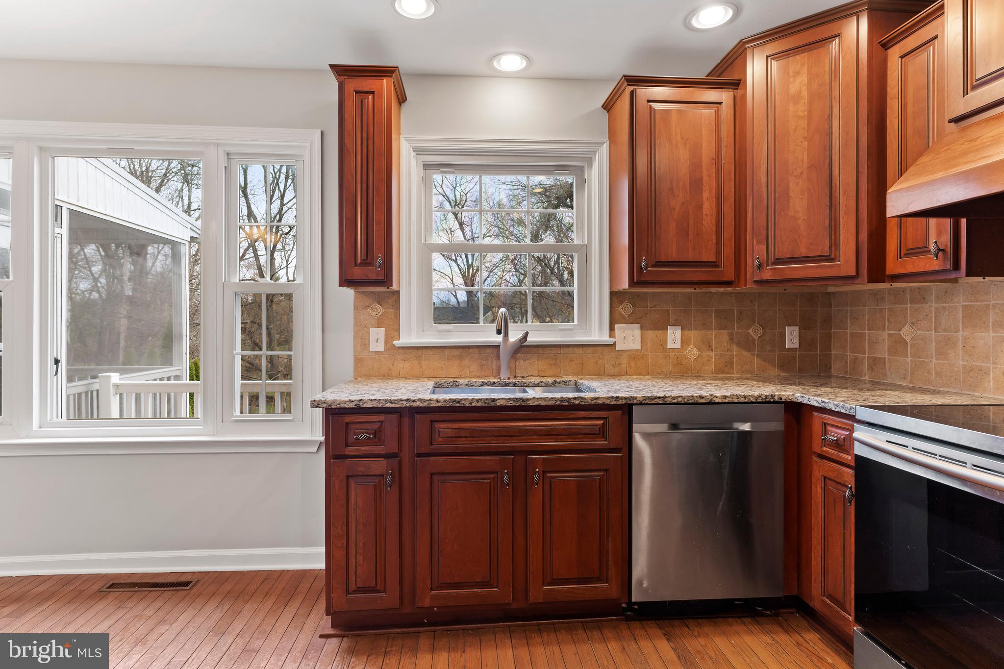 COUNTRY CLUB PARK - Residential