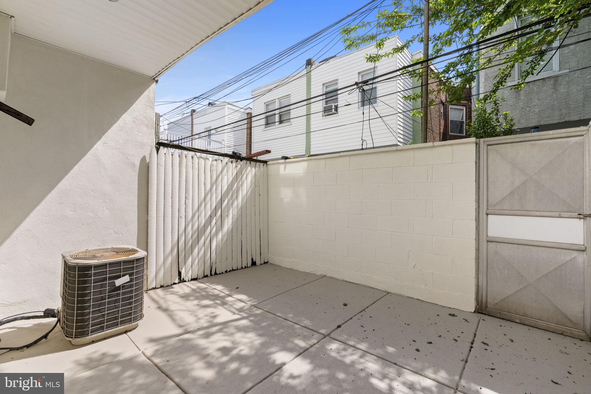 LOWER MOYAMENSING - Residential