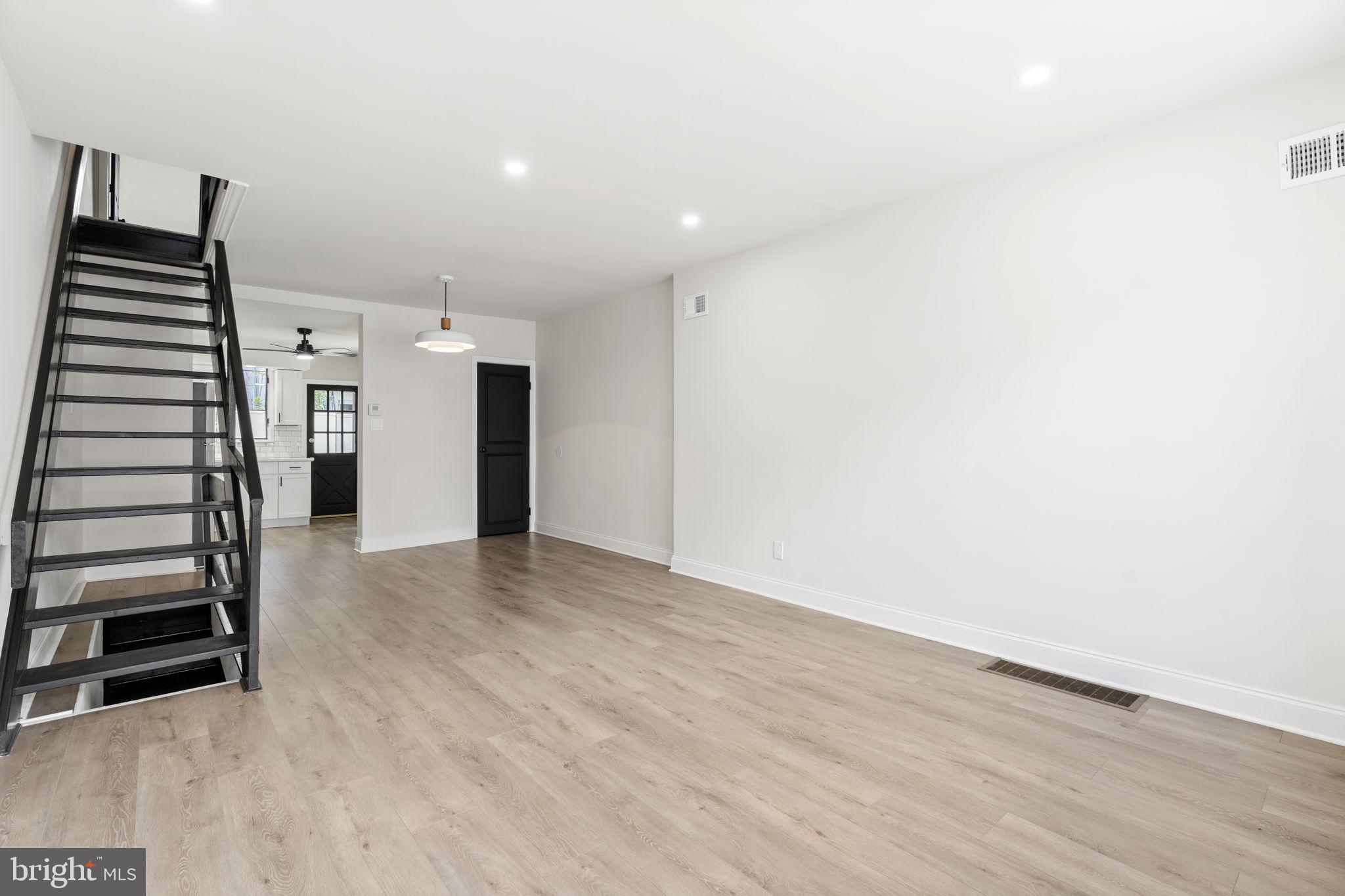 LOWER MOYAMENSING - Residential