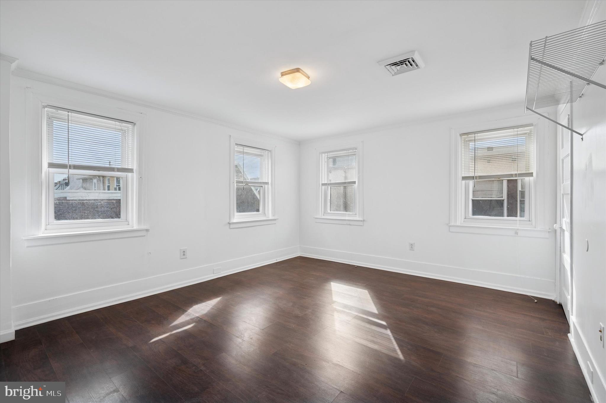 UNIVERSITY CITY - Residential