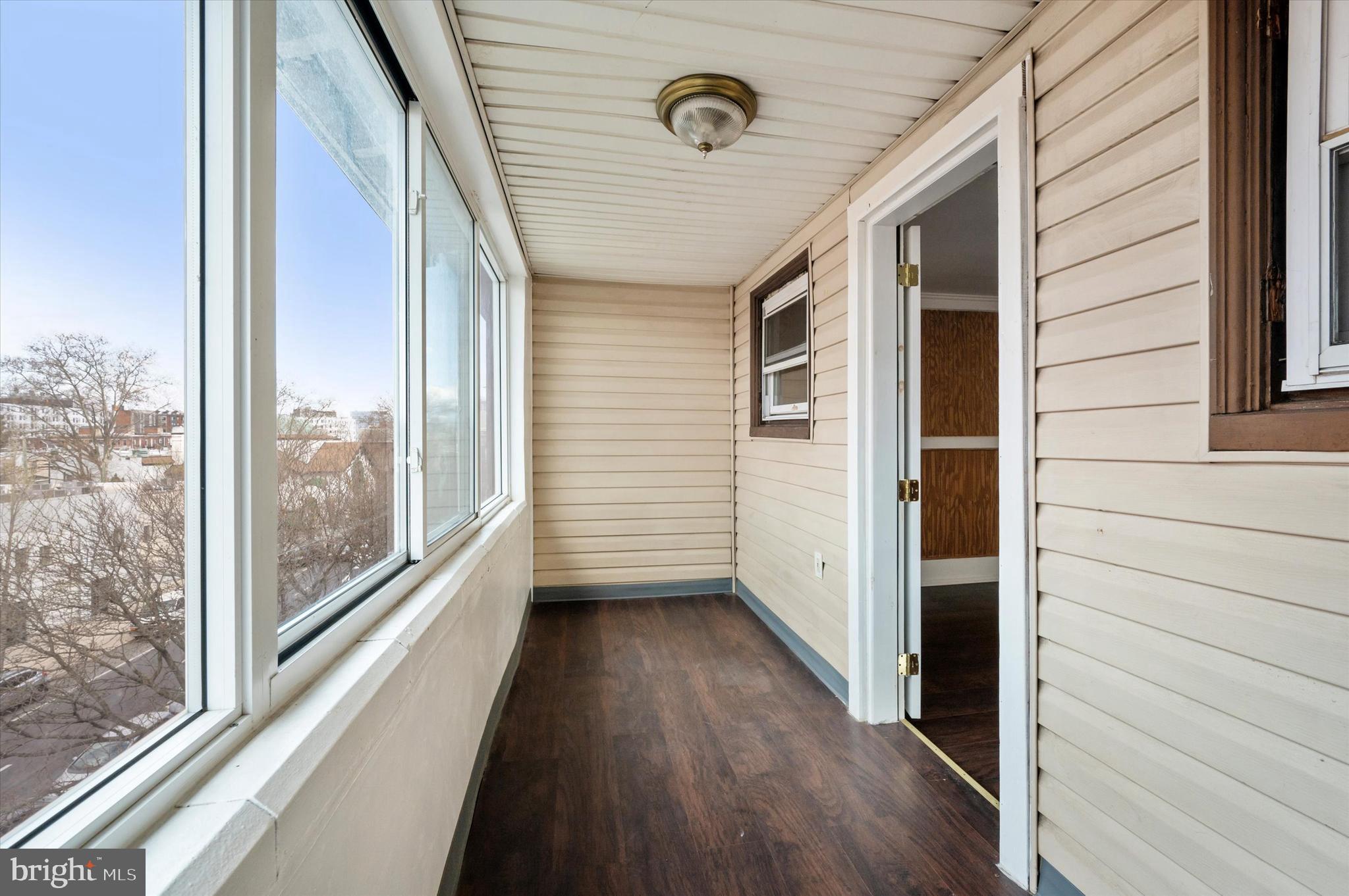 UNIVERSITY CITY - Residential