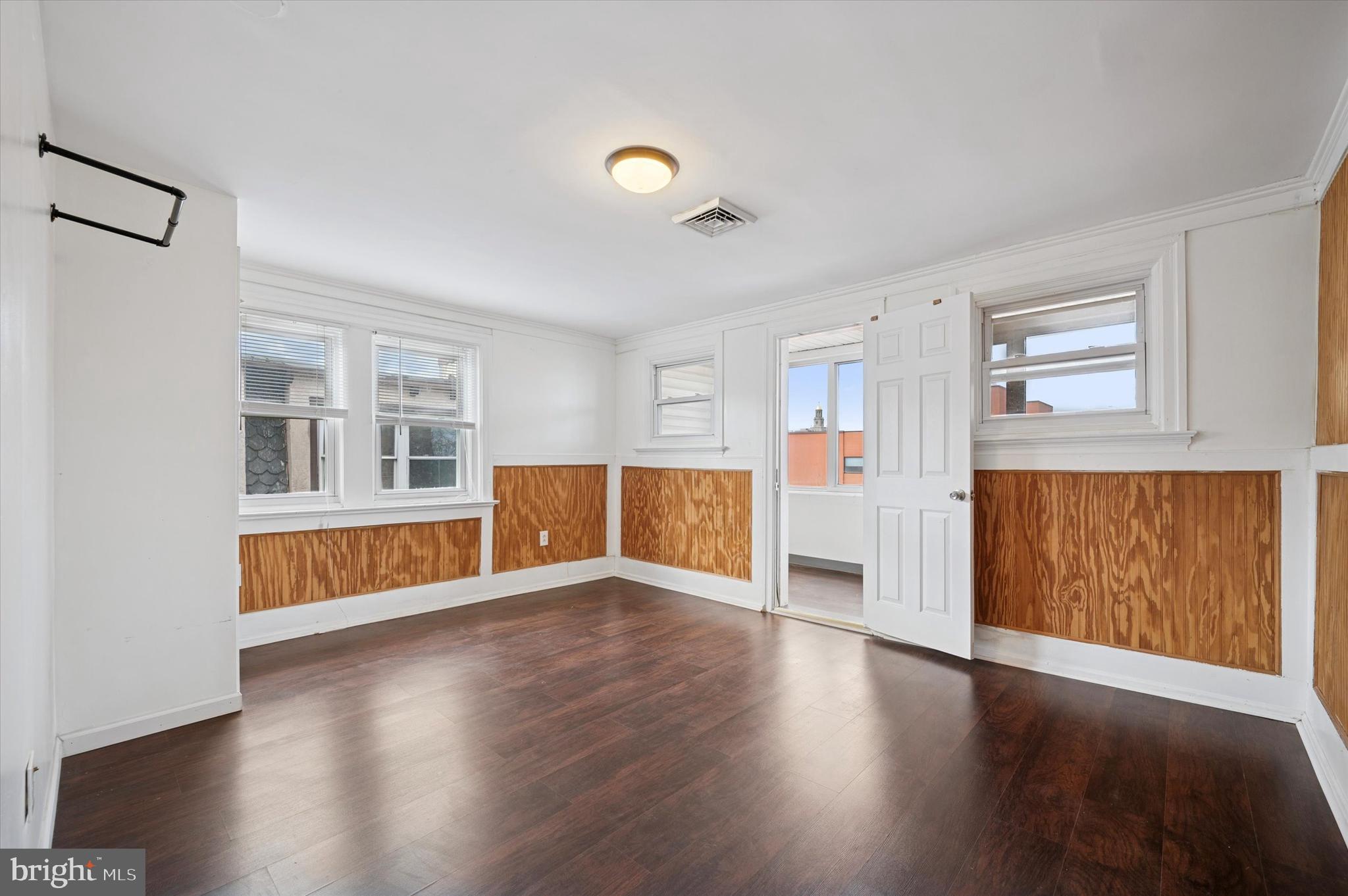 UNIVERSITY CITY - Residential