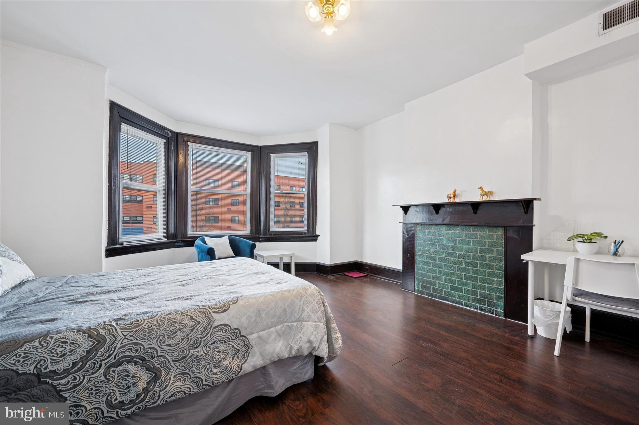 UNIVERSITY CITY - Residential