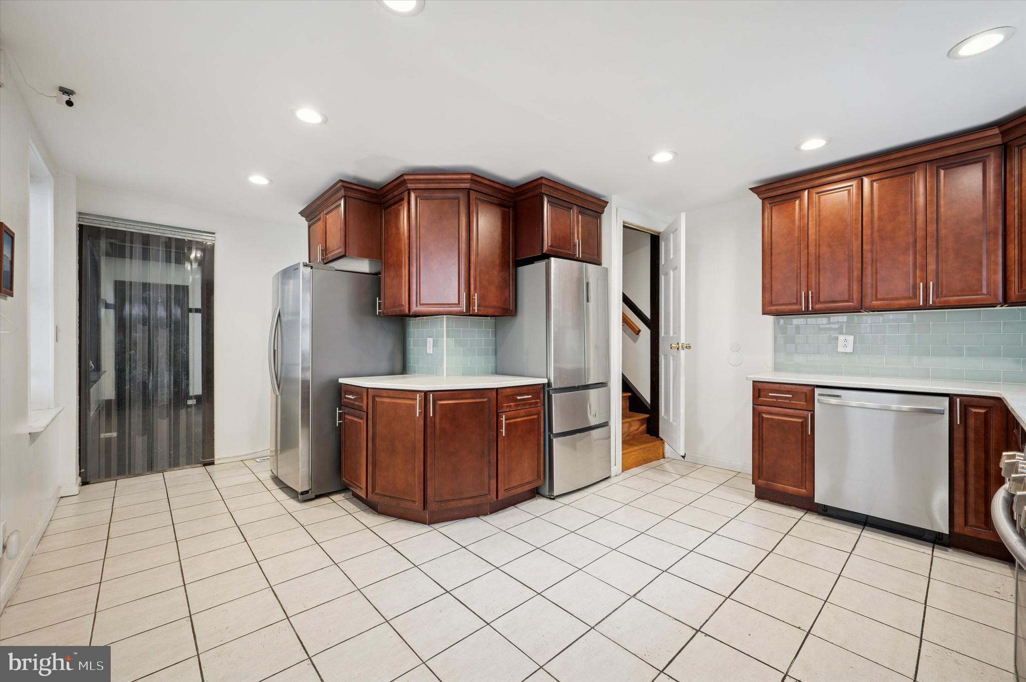 UNIVERSITY CITY - Residential