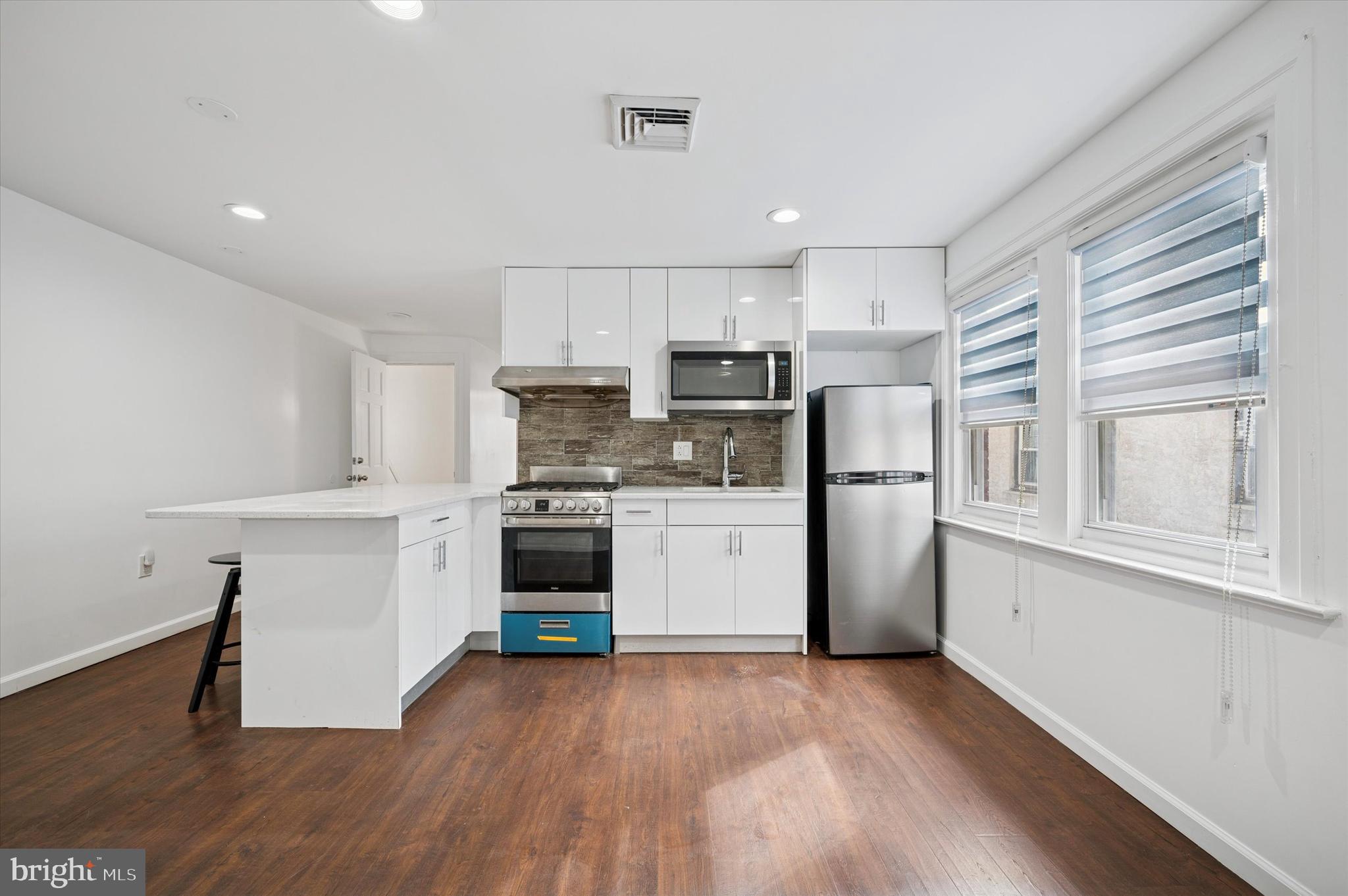 UNIVERSITY CITY - Residential