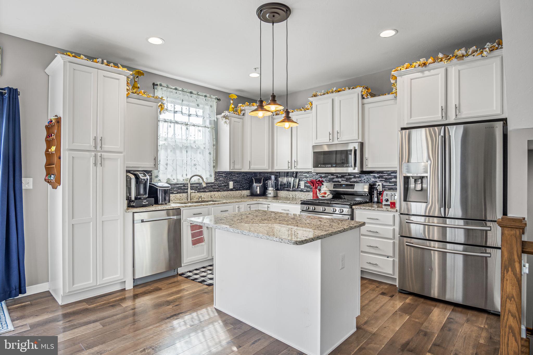 BROOKSIDE - Residential