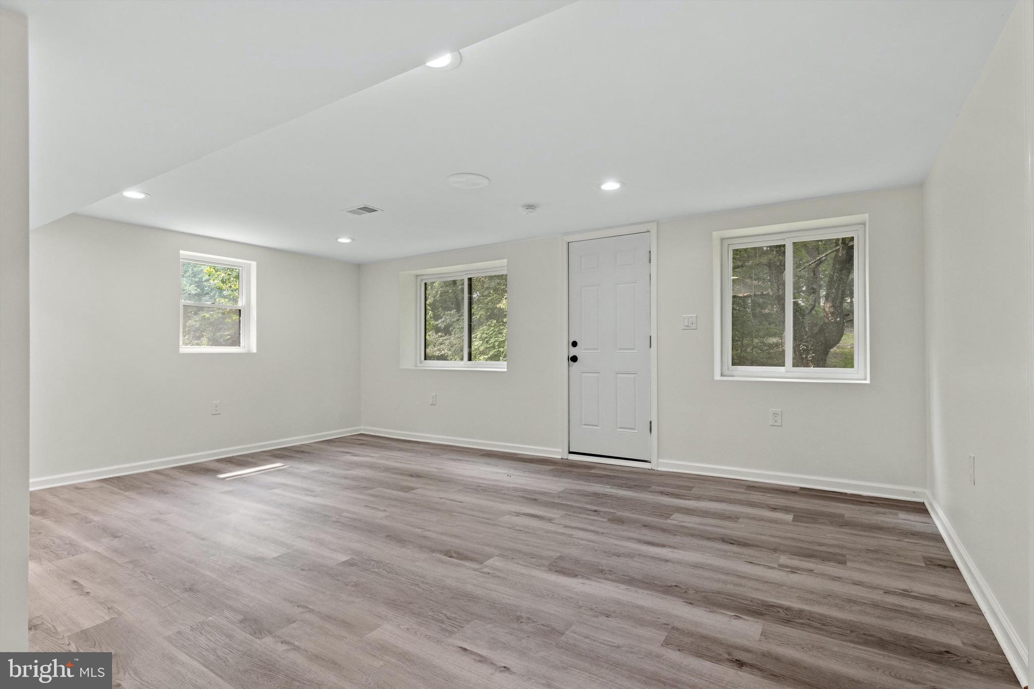 PENDERWOOD - Residential Lease