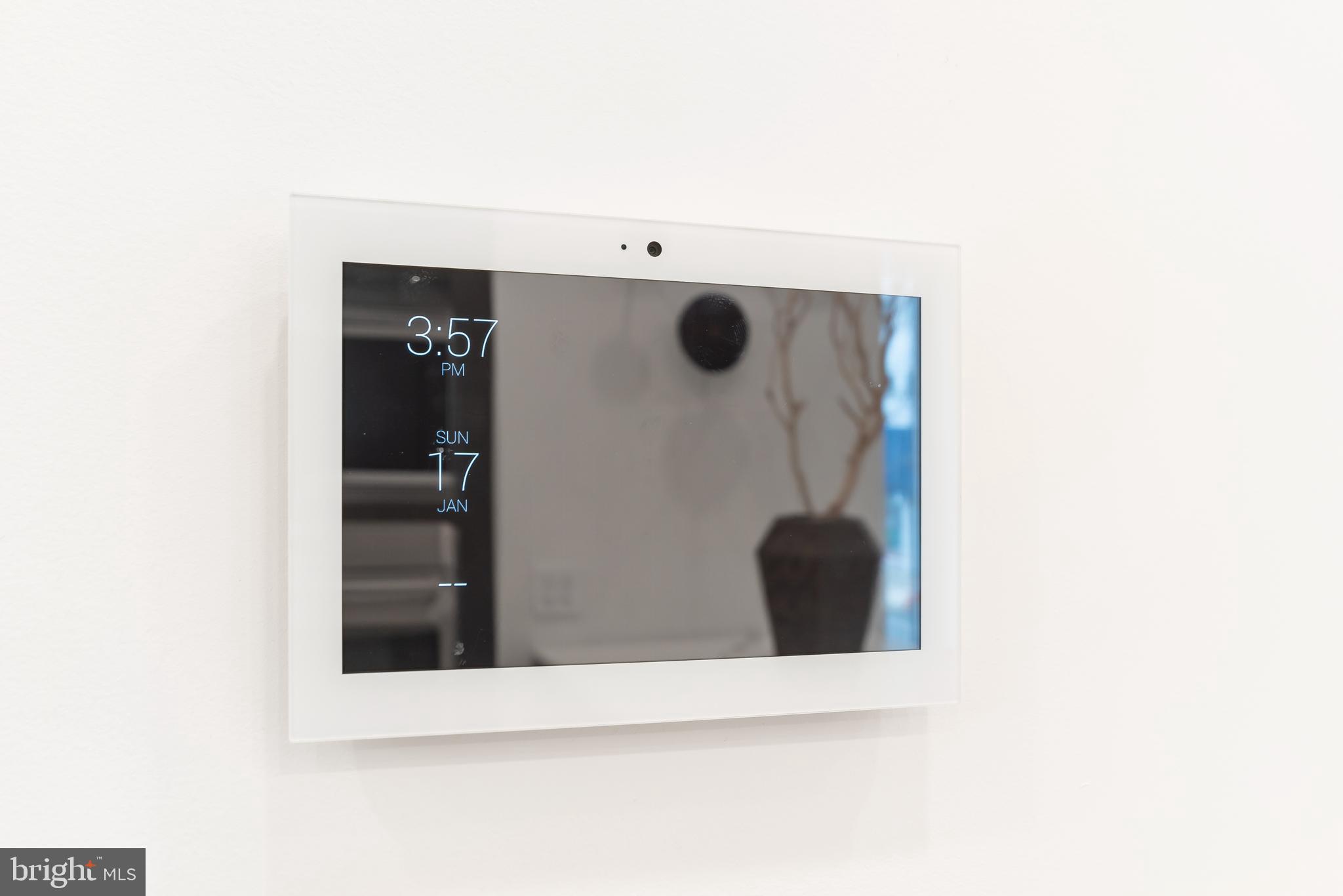 LOGAN SQUARE - Residential