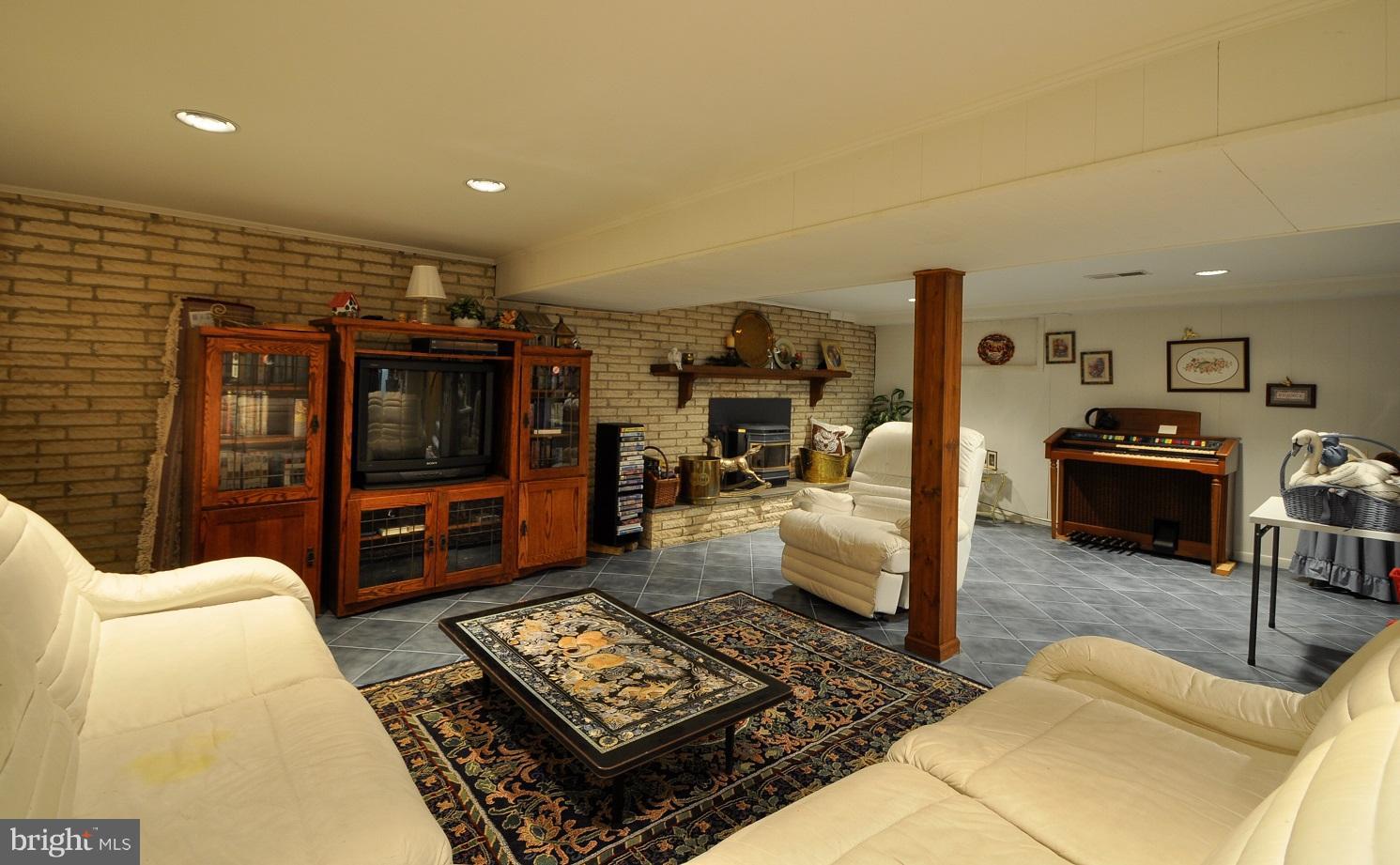 COLCHESTER - Residential