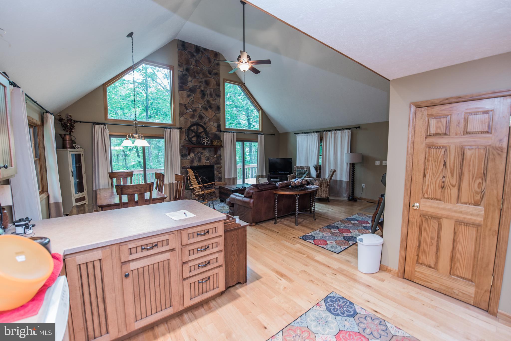 VOS MOUNTAIN - Residential