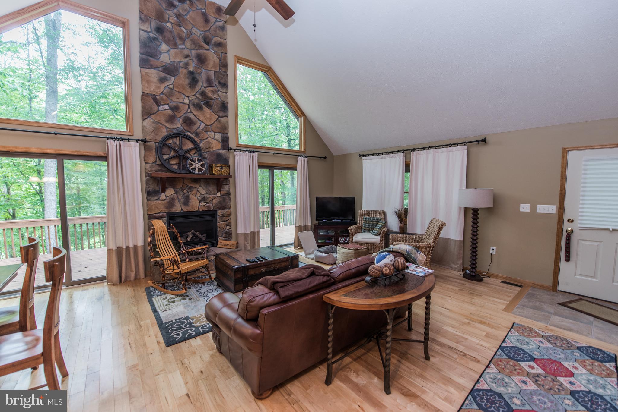 VOS MOUNTAIN - Residential