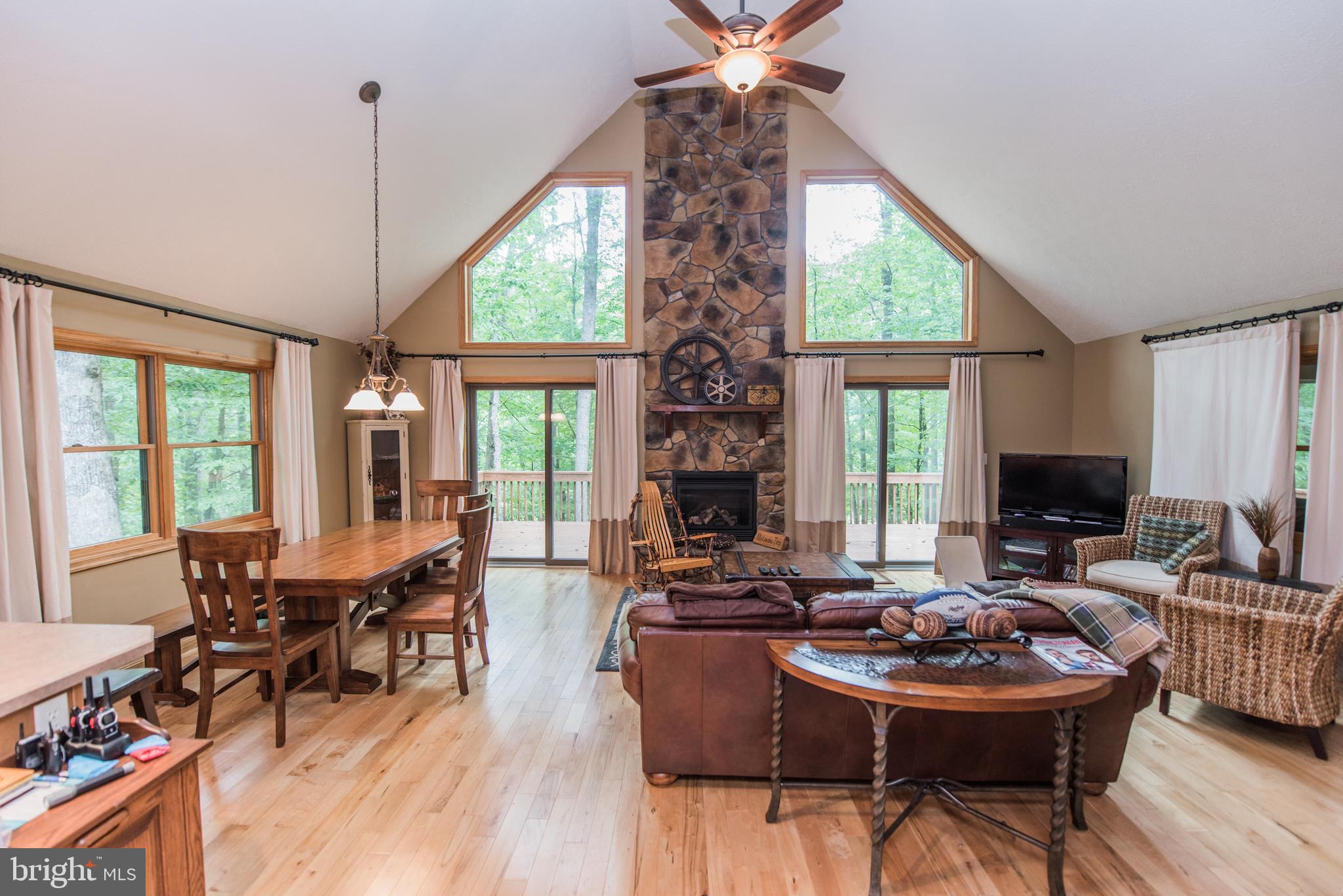 VOS MOUNTAIN - Residential