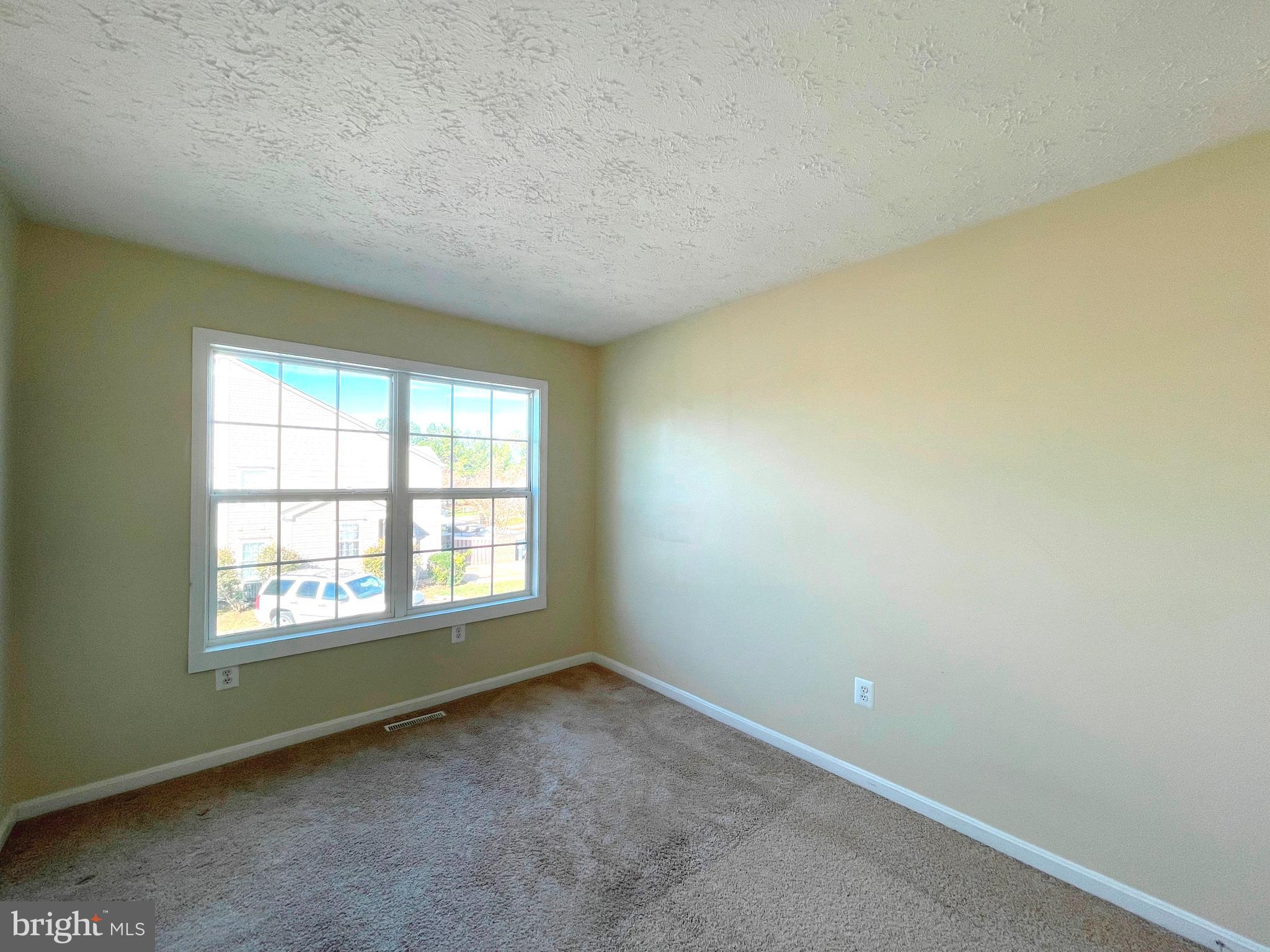 COLUMBIA COMMONS - Residential Lease