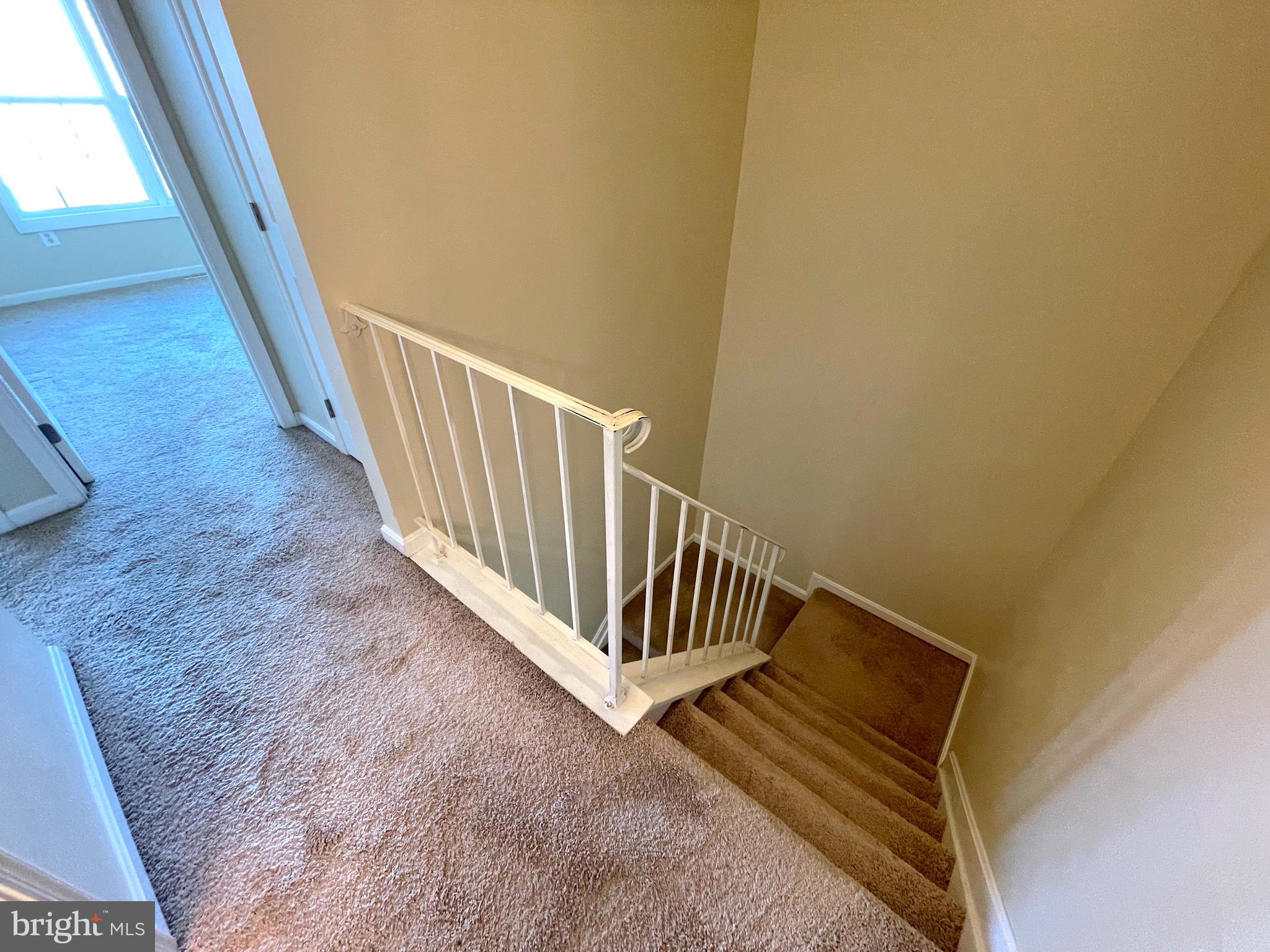 COLUMBIA COMMONS - Residential Lease