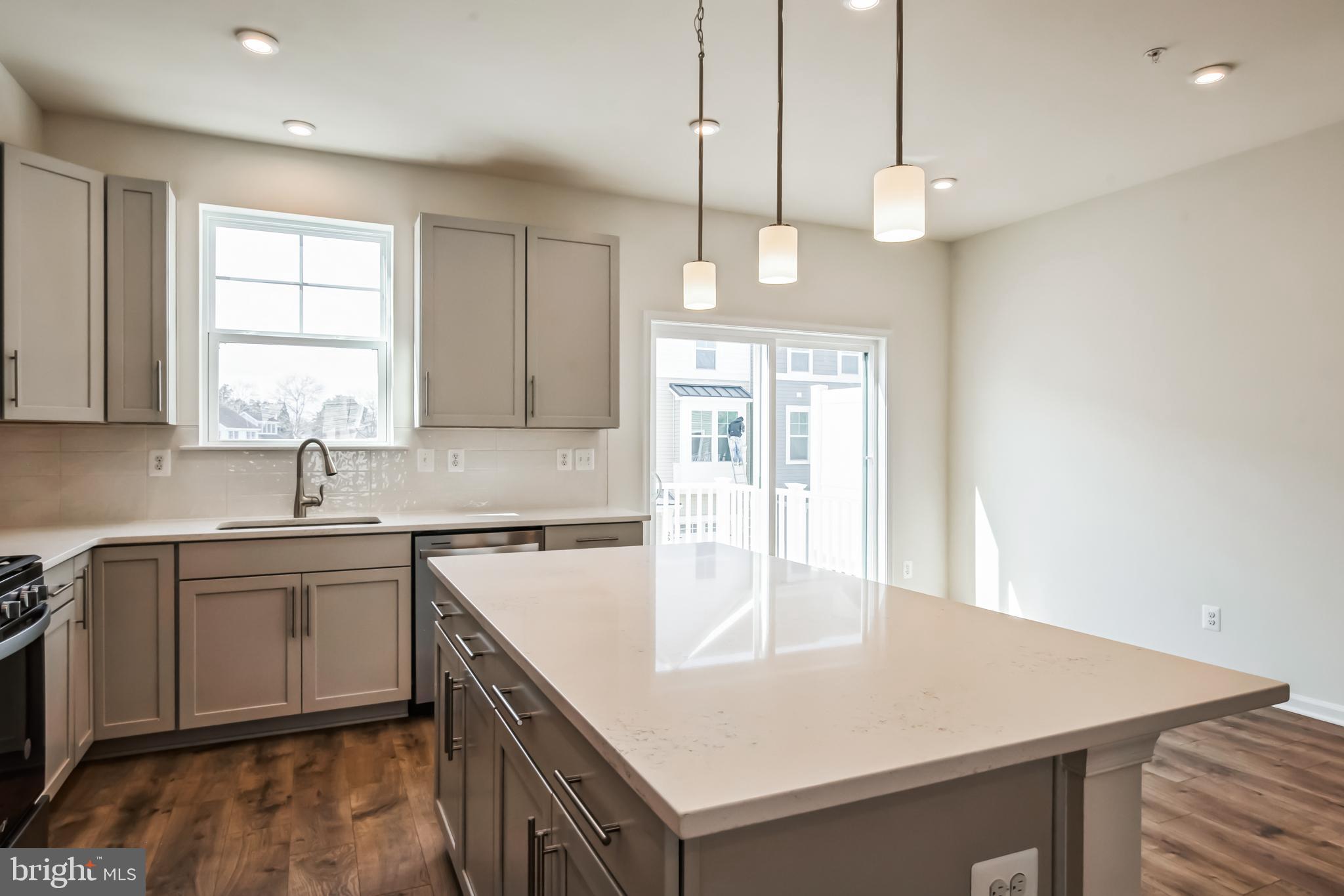 DEEP HARBOUR - Residential