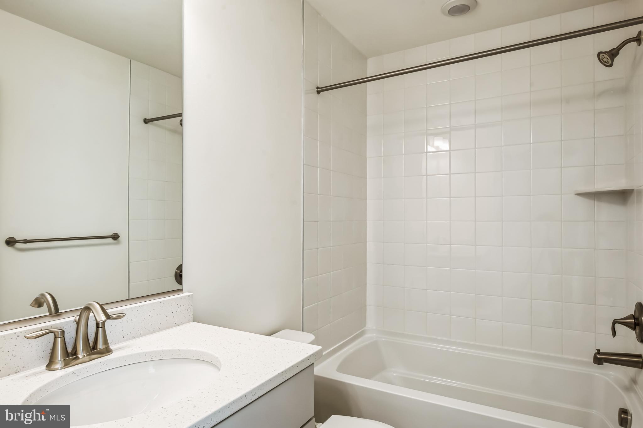 DEEP HARBOUR - Residential