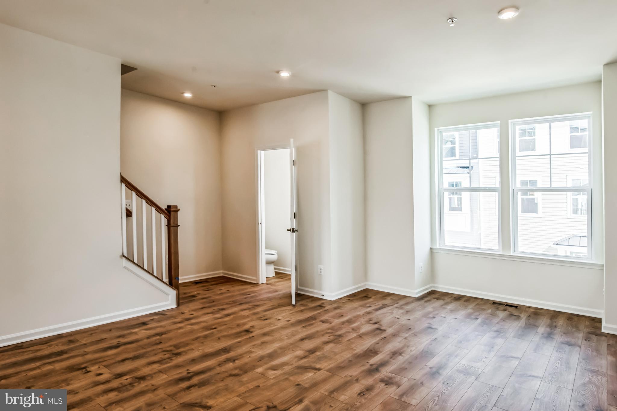 DEEP HARBOUR - Residential