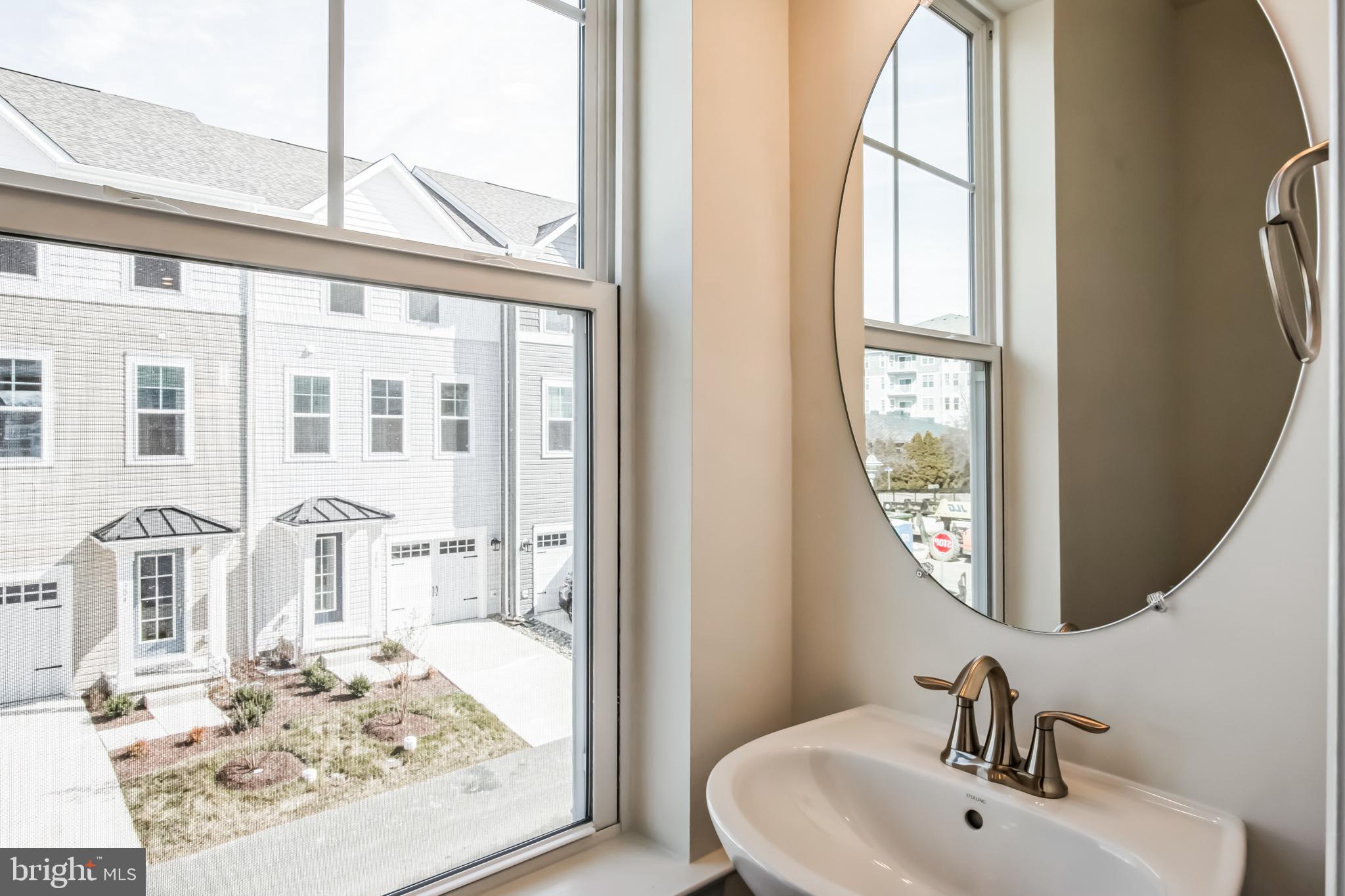 DEEP HARBOUR - Residential