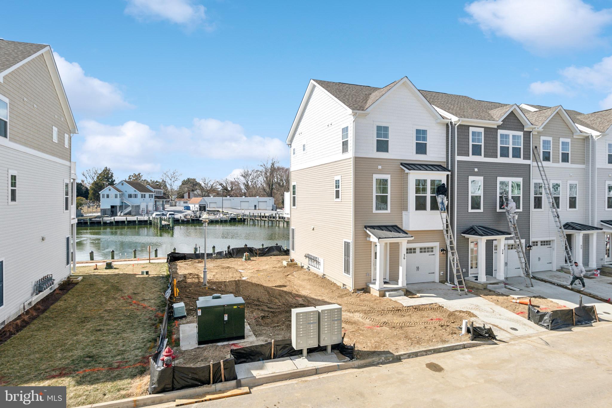 DEEP HARBOUR - Residential