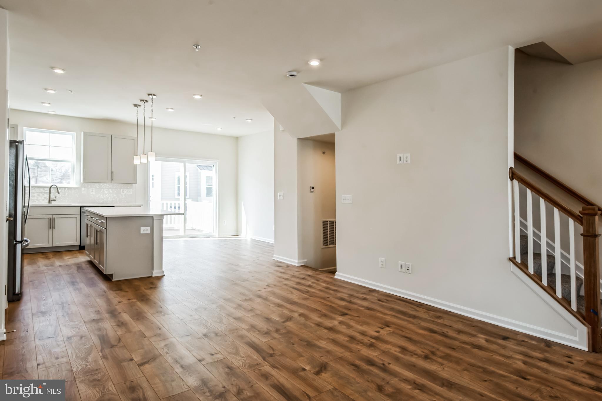 DEEP HARBOUR - Residential