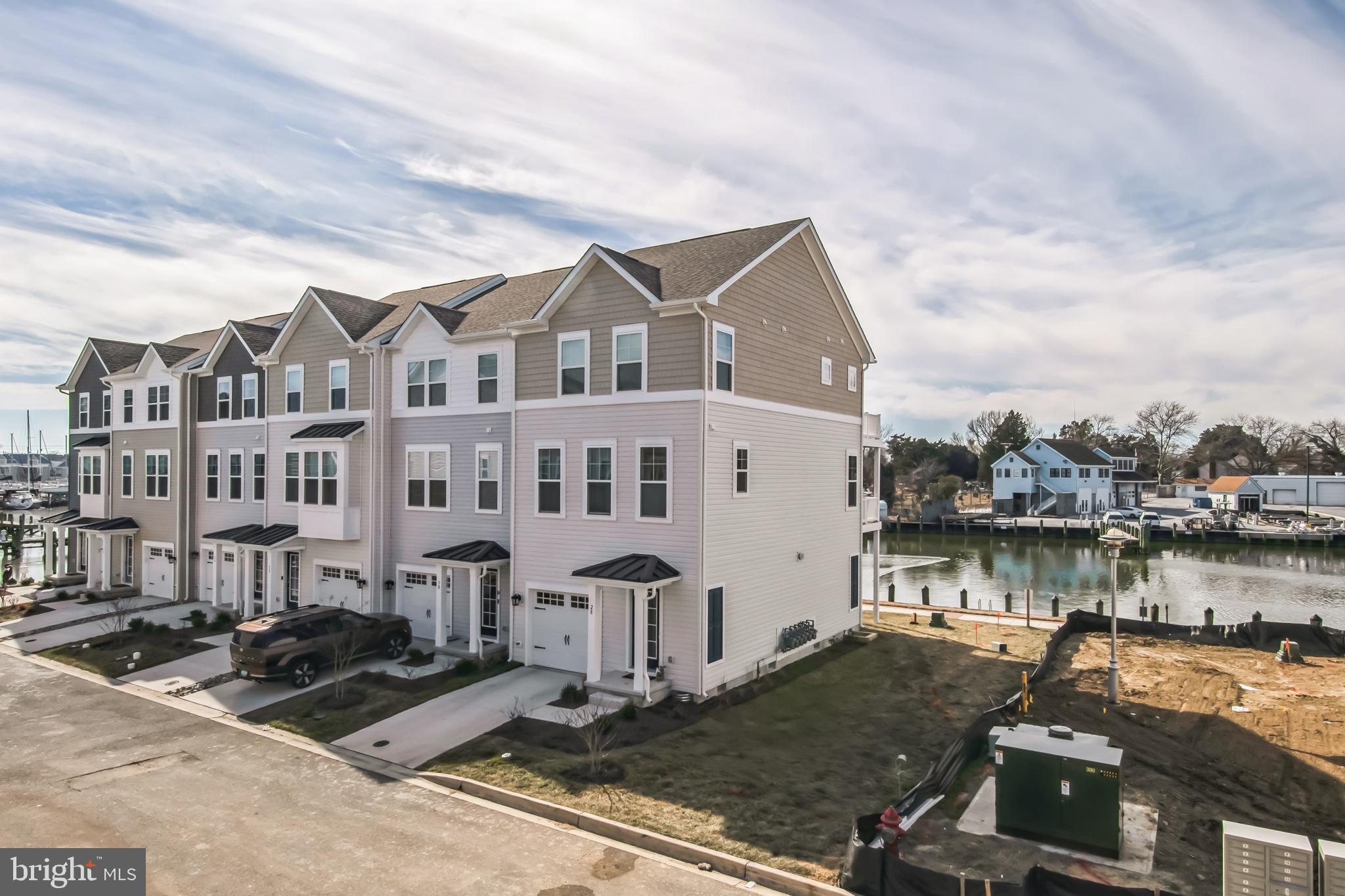 DEEP HARBOUR - Residential