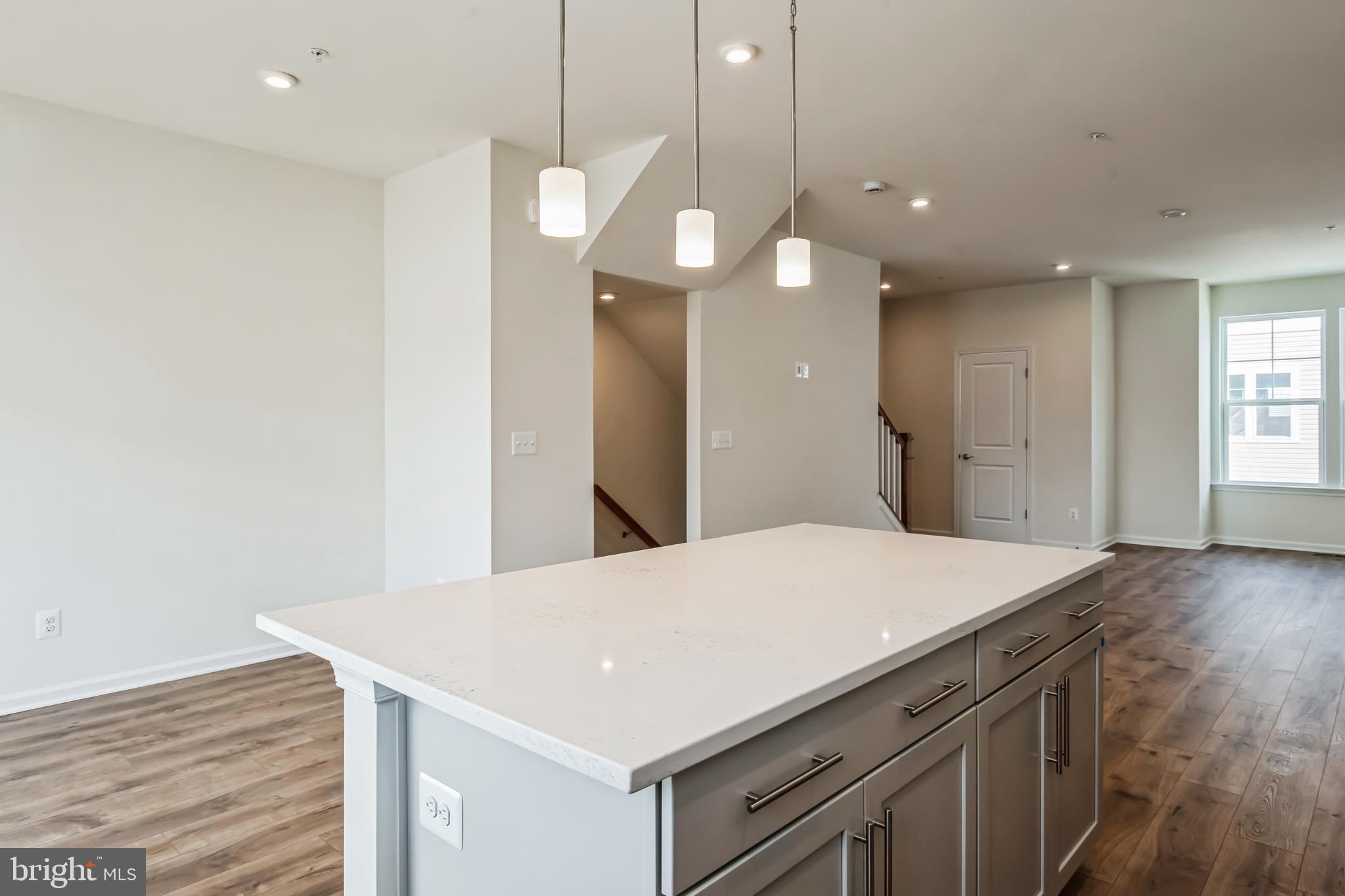 DEEP HARBOUR - Residential