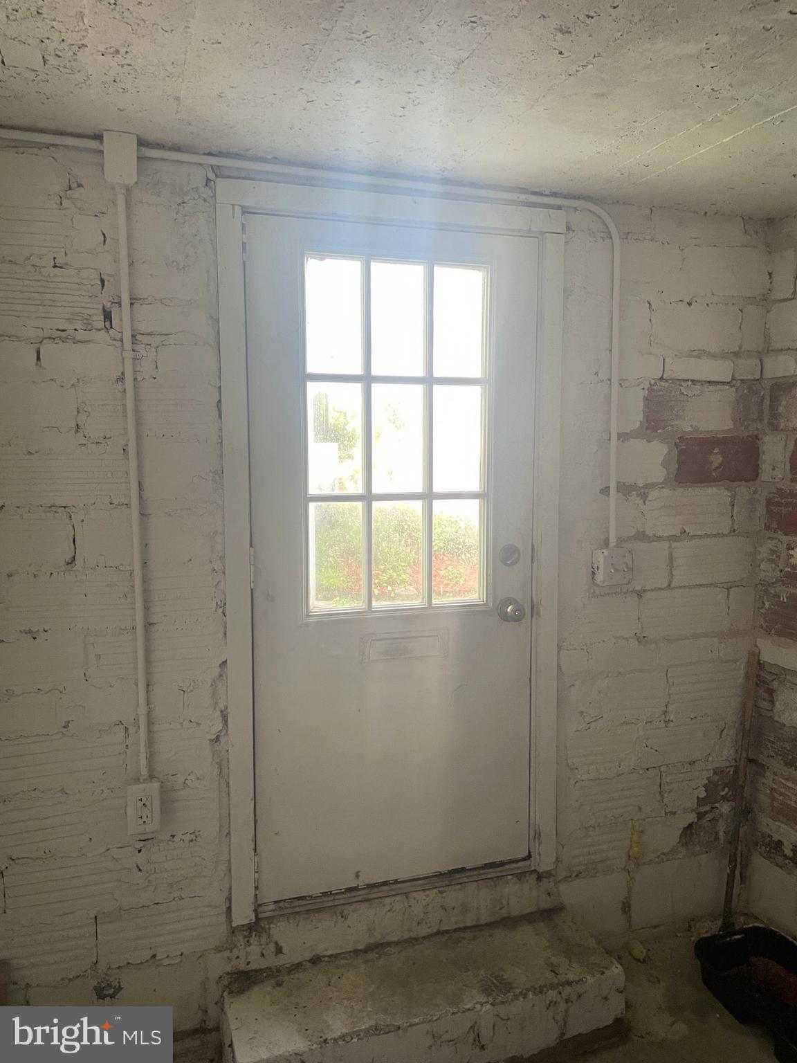 WEST SIDE - Residential