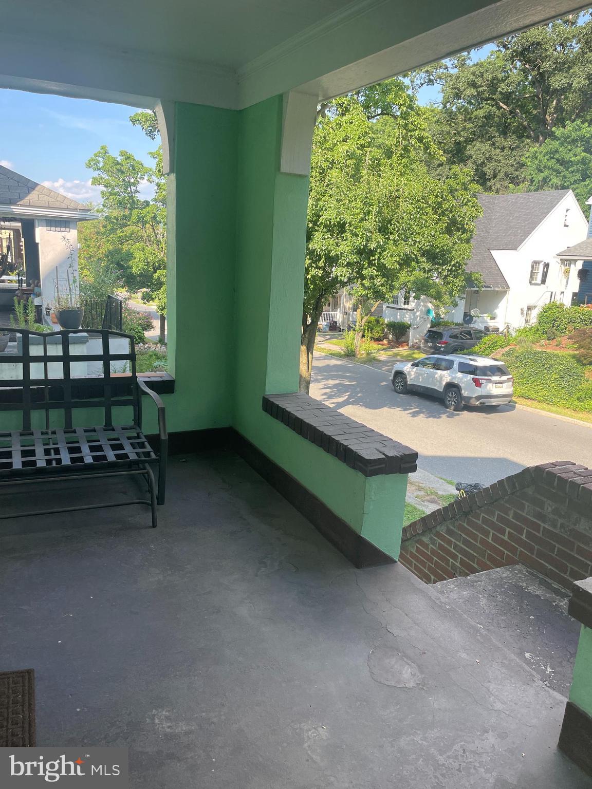 WEST SIDE - Residential