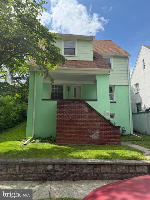 This 2.5 story home boasts 3/4 bedrooms with 1 bath. Has a partially finished walk out basement, alley off street parking and street parking. Very well maintained. Located minutes from downtown and the express way. Washer and Dryer hook up.