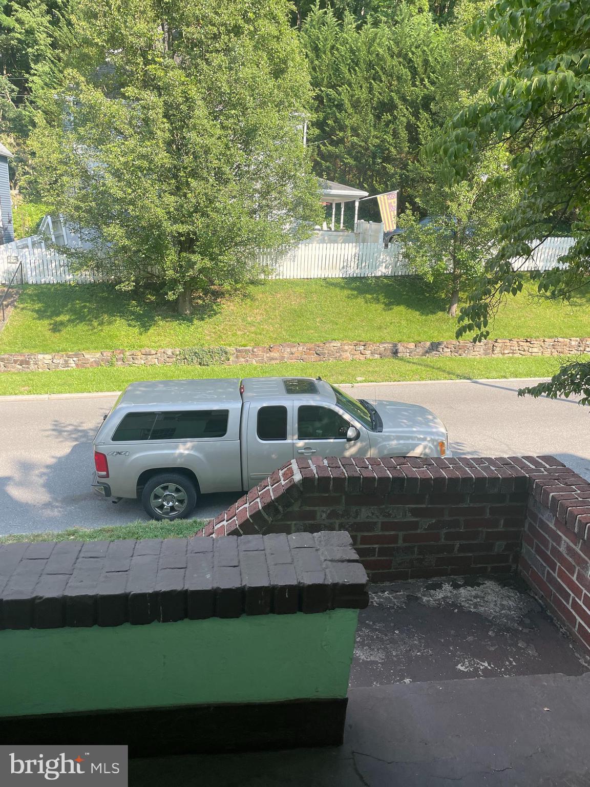 WEST SIDE - Residential