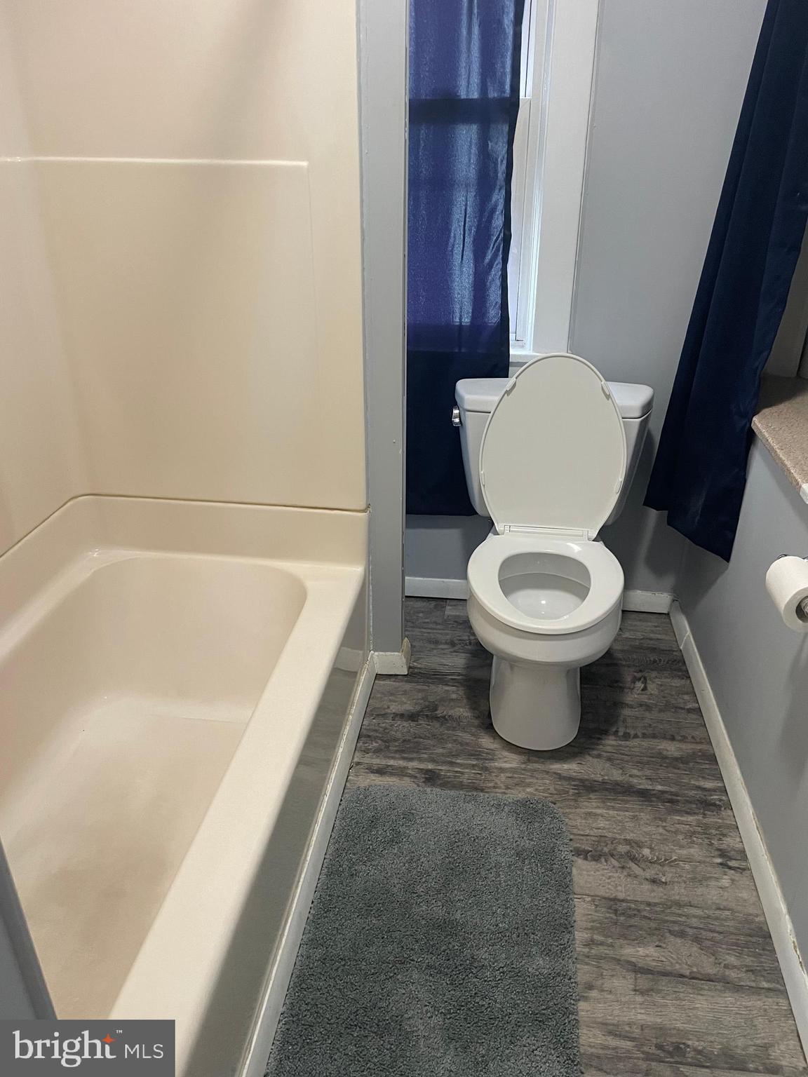 WEST SIDE - Residential