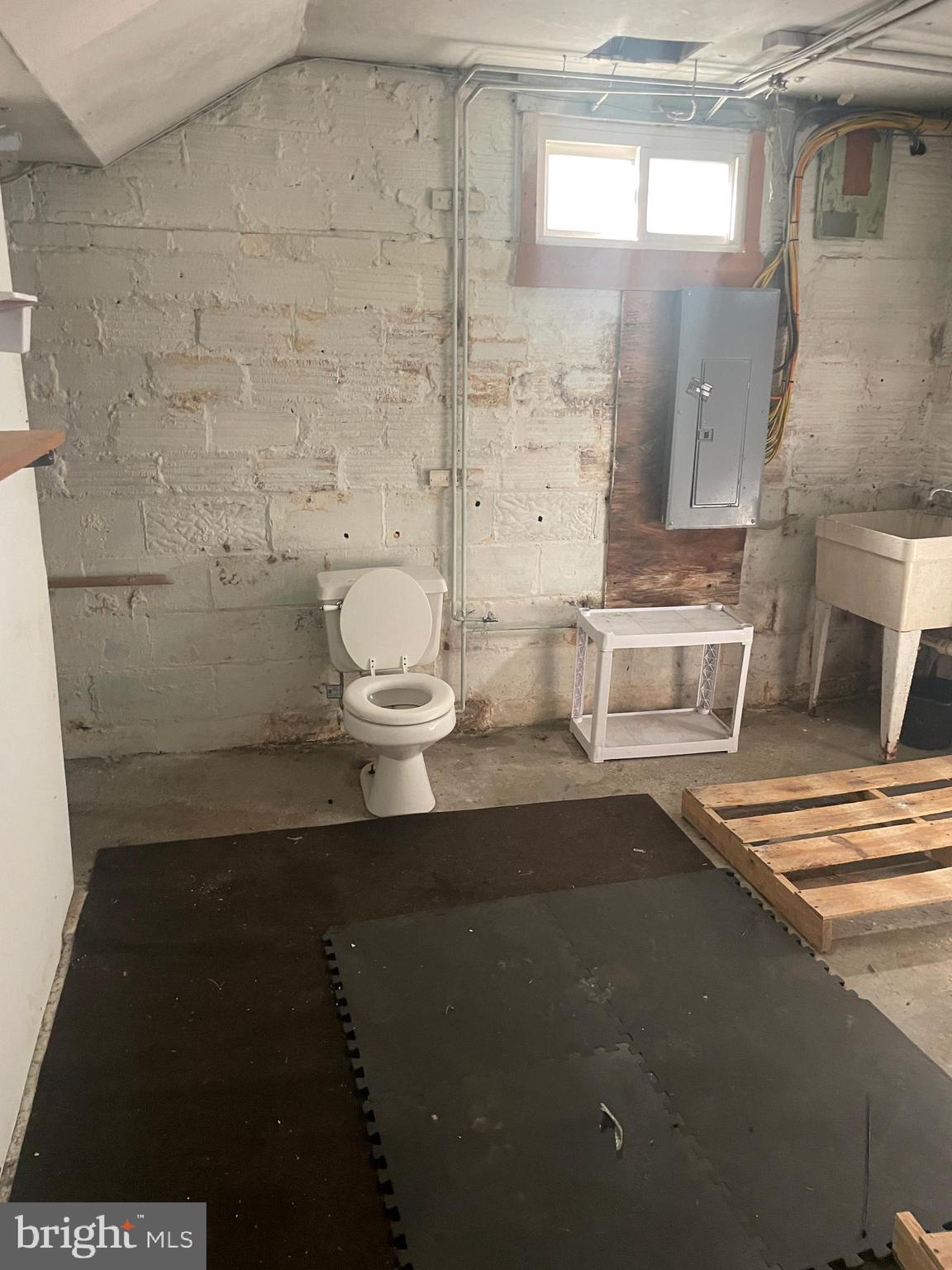 WEST SIDE - Residential