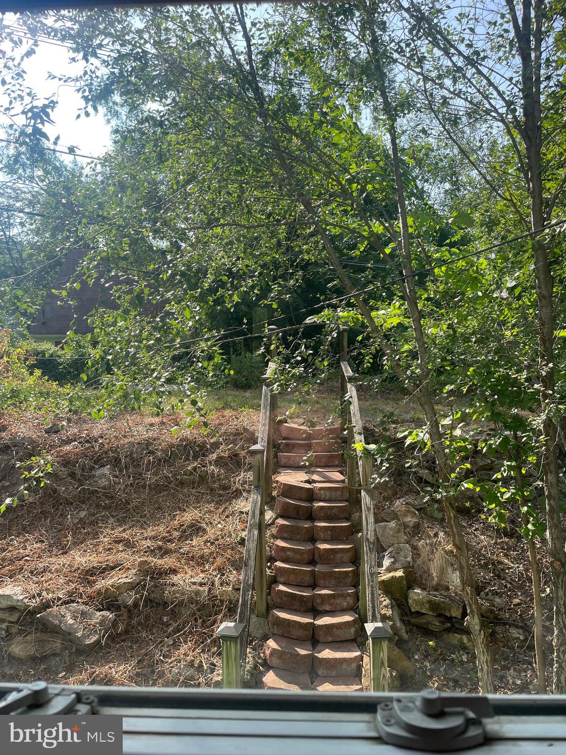 WEST SIDE - Residential