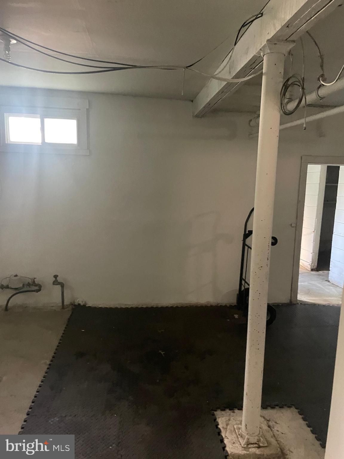 WEST SIDE - Residential