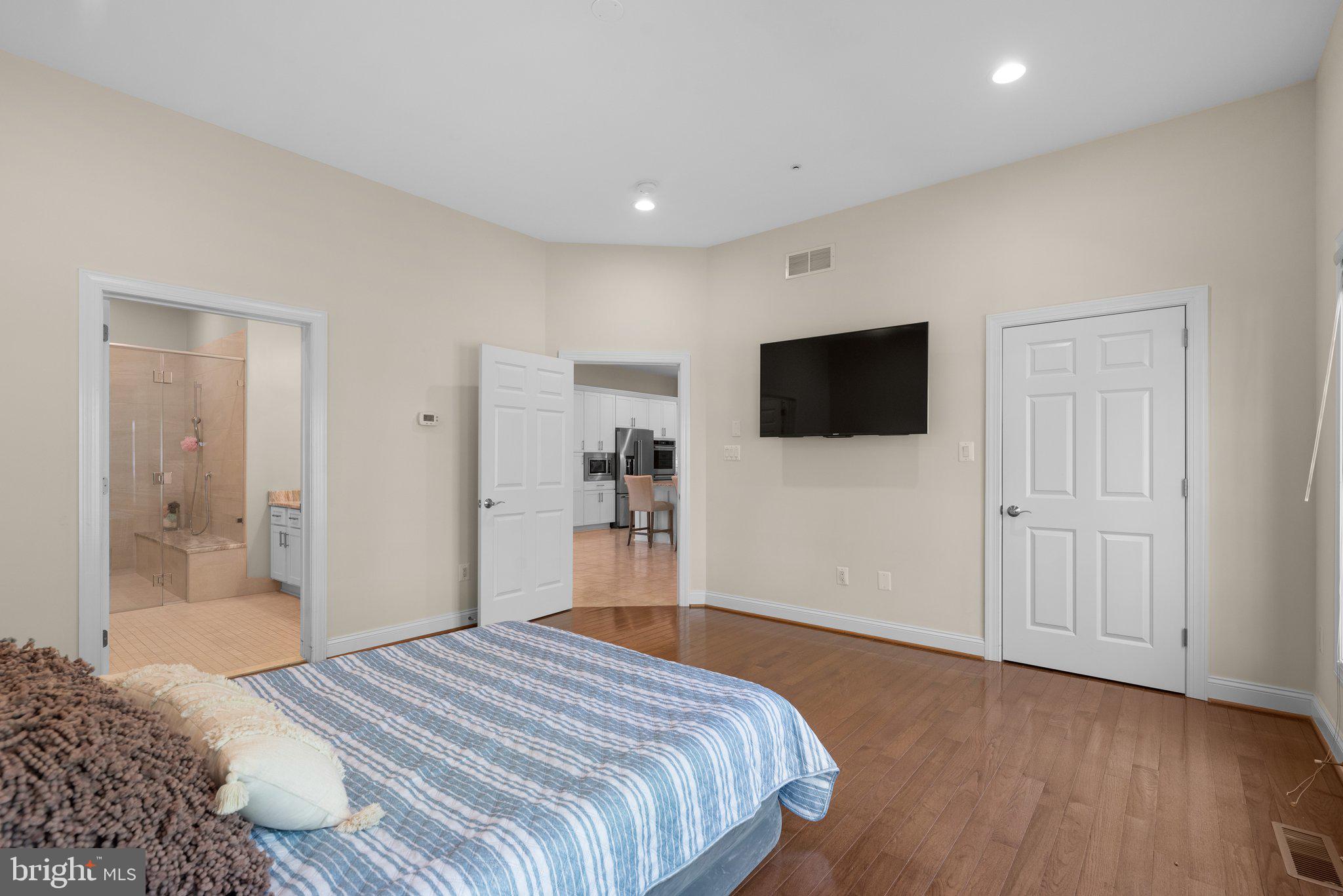 SCOT'S GLEN - Residential