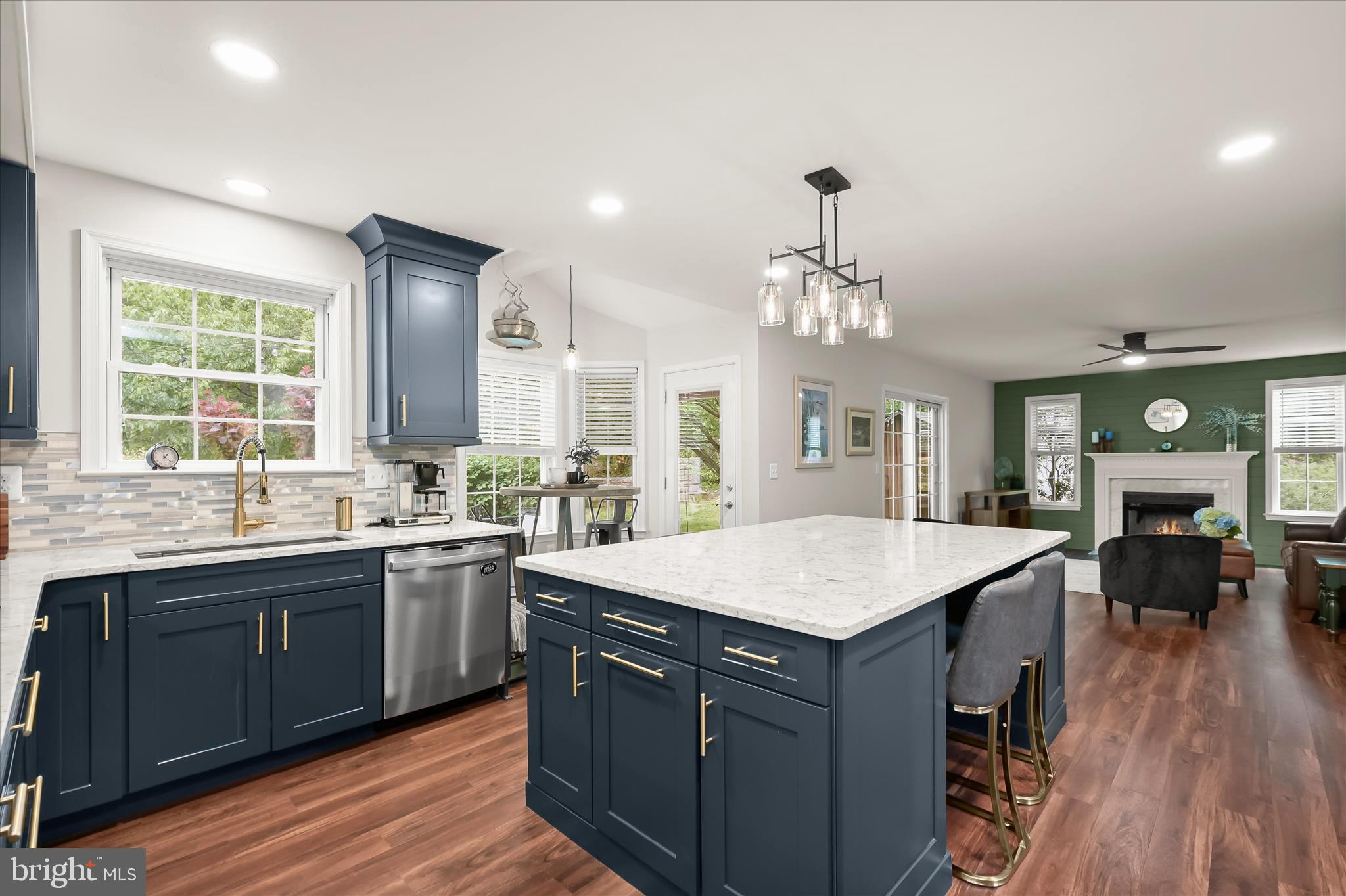 CALIFORNIA DREAMIN - Residential