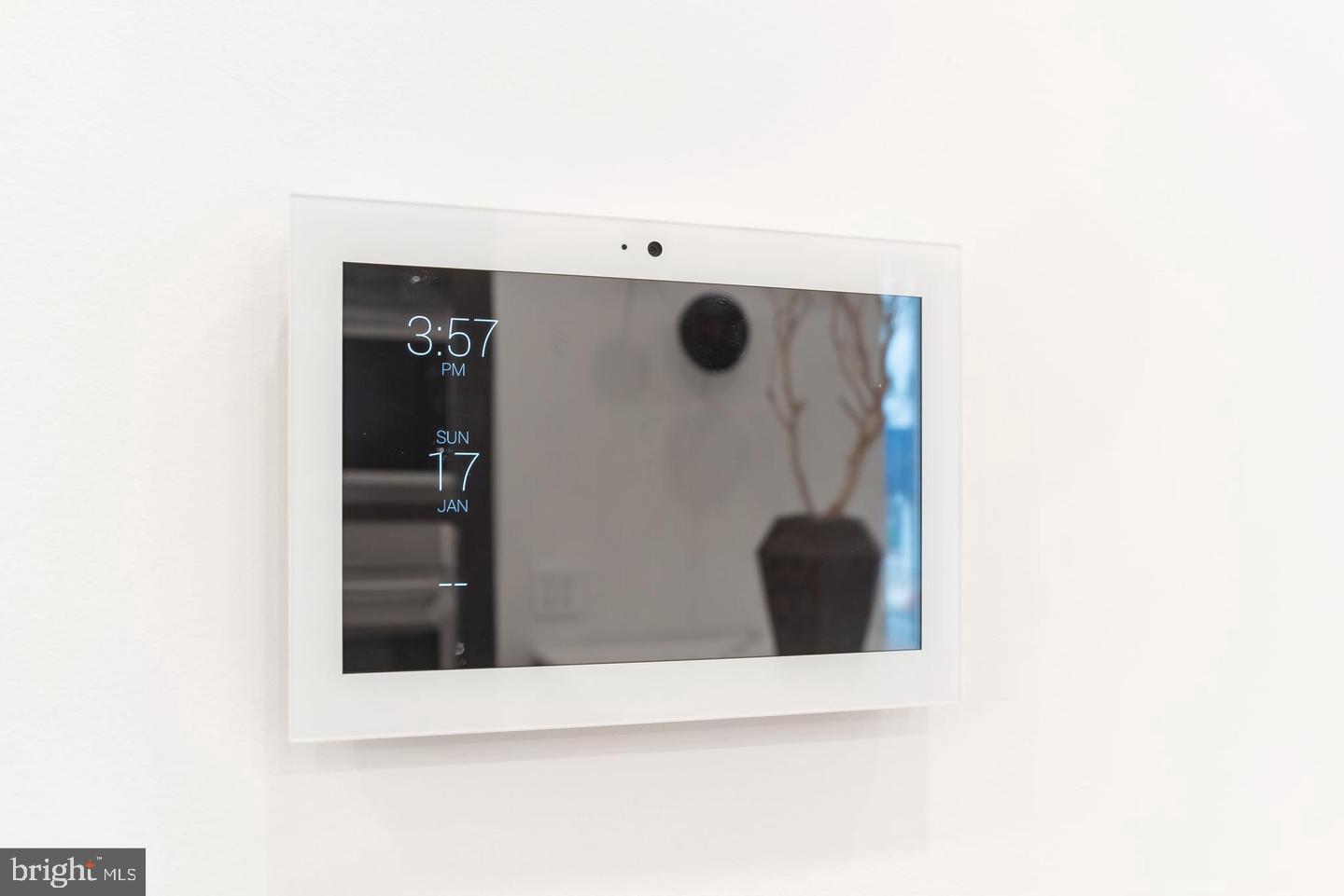 LOGAN SQUARE - Residential