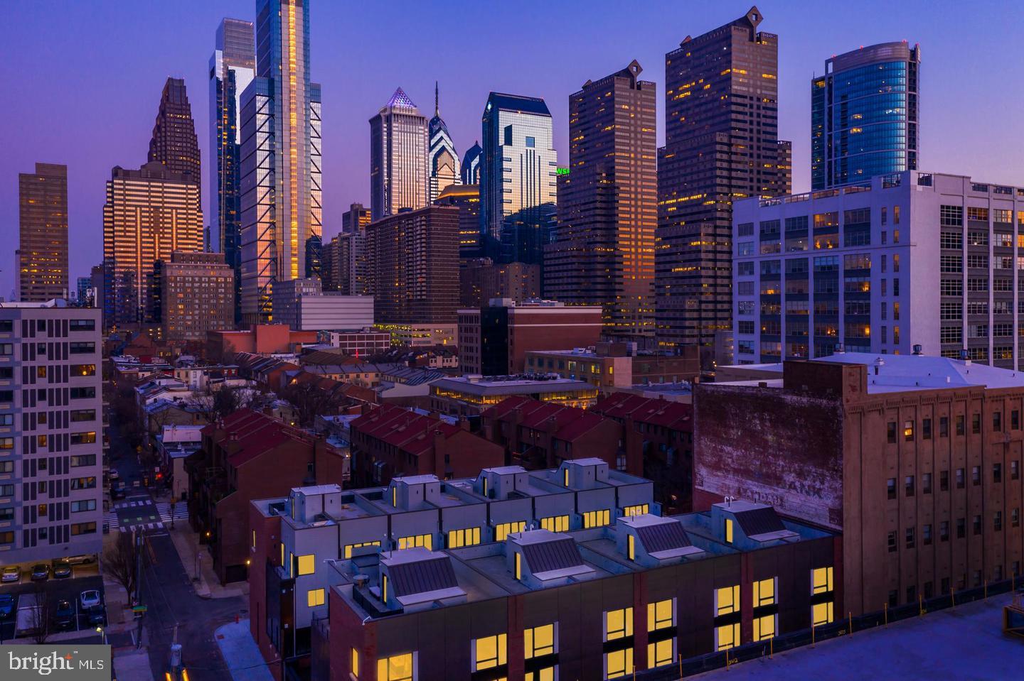 LOGAN SQUARE - Residential