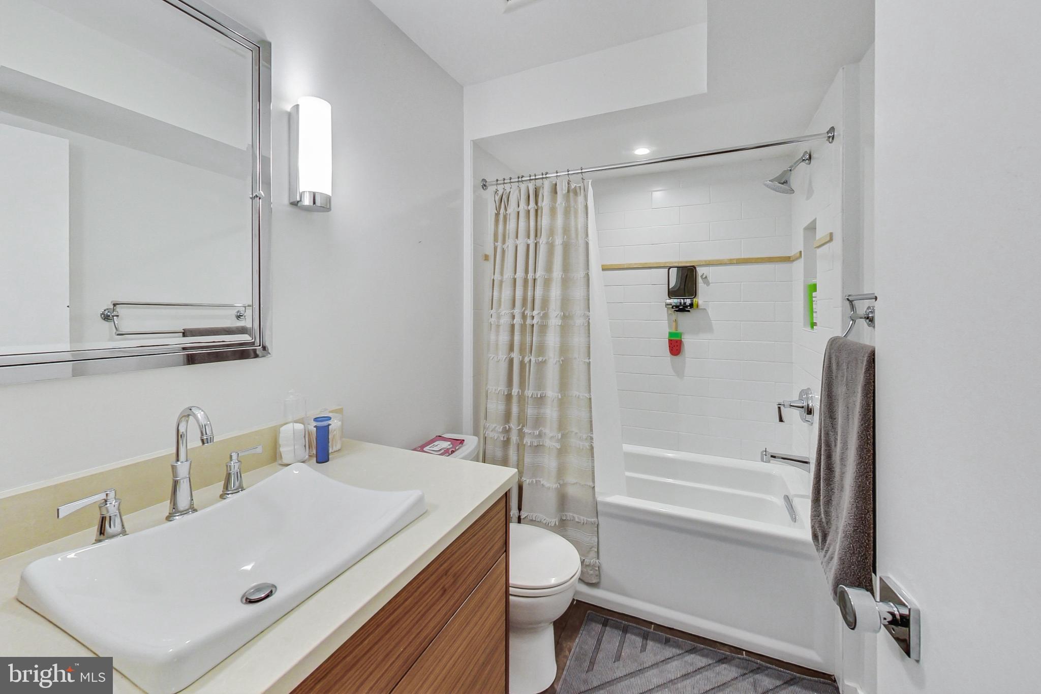 WOODSIDE PARK - Residential