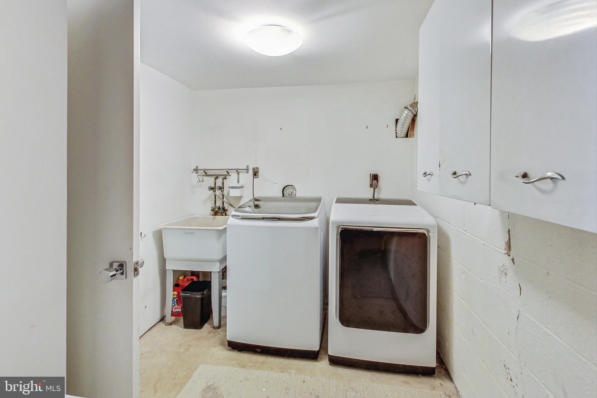 WOODSIDE PARK - Residential