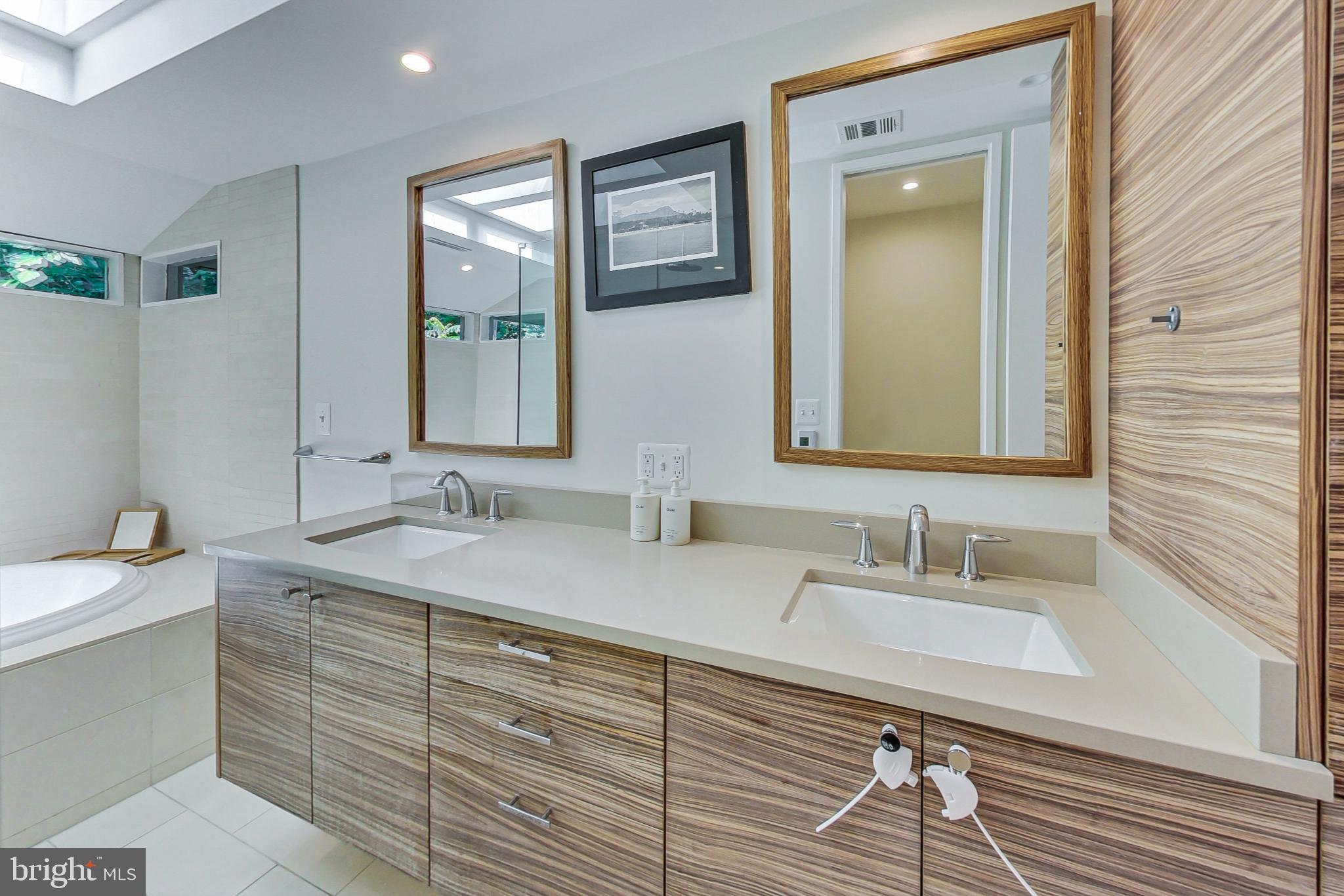 WOODSIDE PARK - Residential