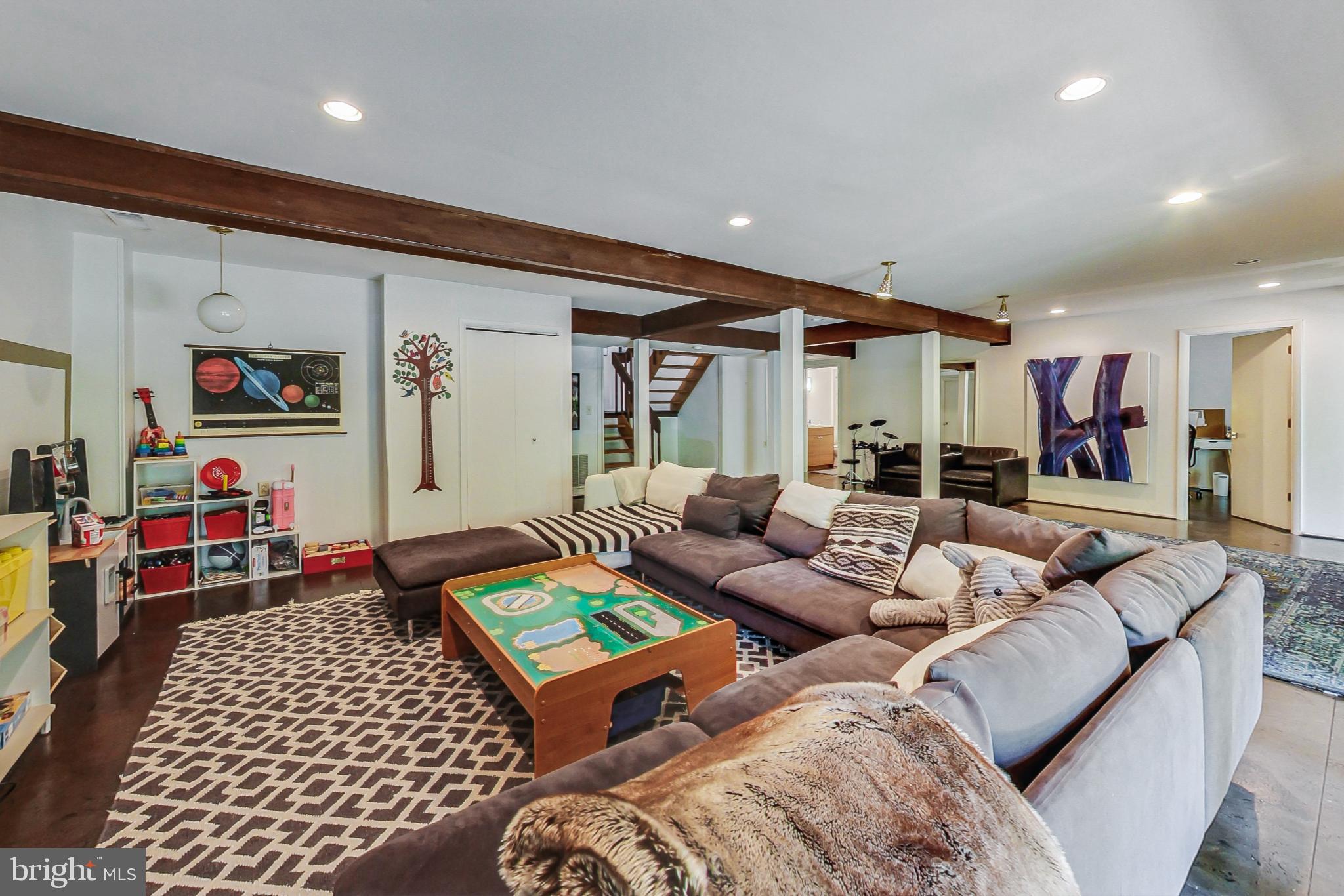 WOODSIDE PARK - Residential