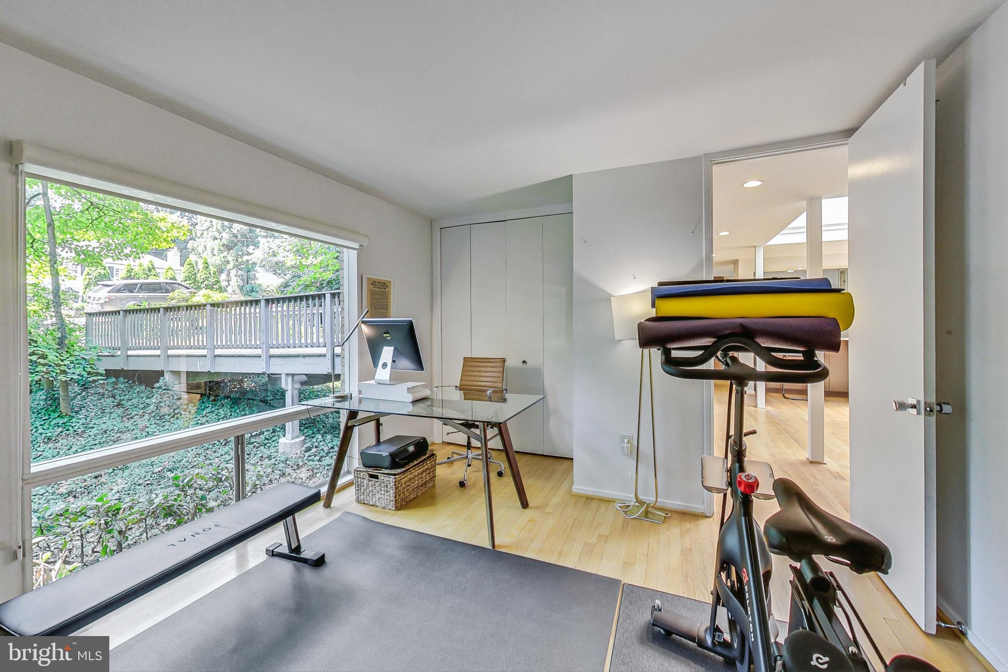 WOODSIDE PARK - Residential