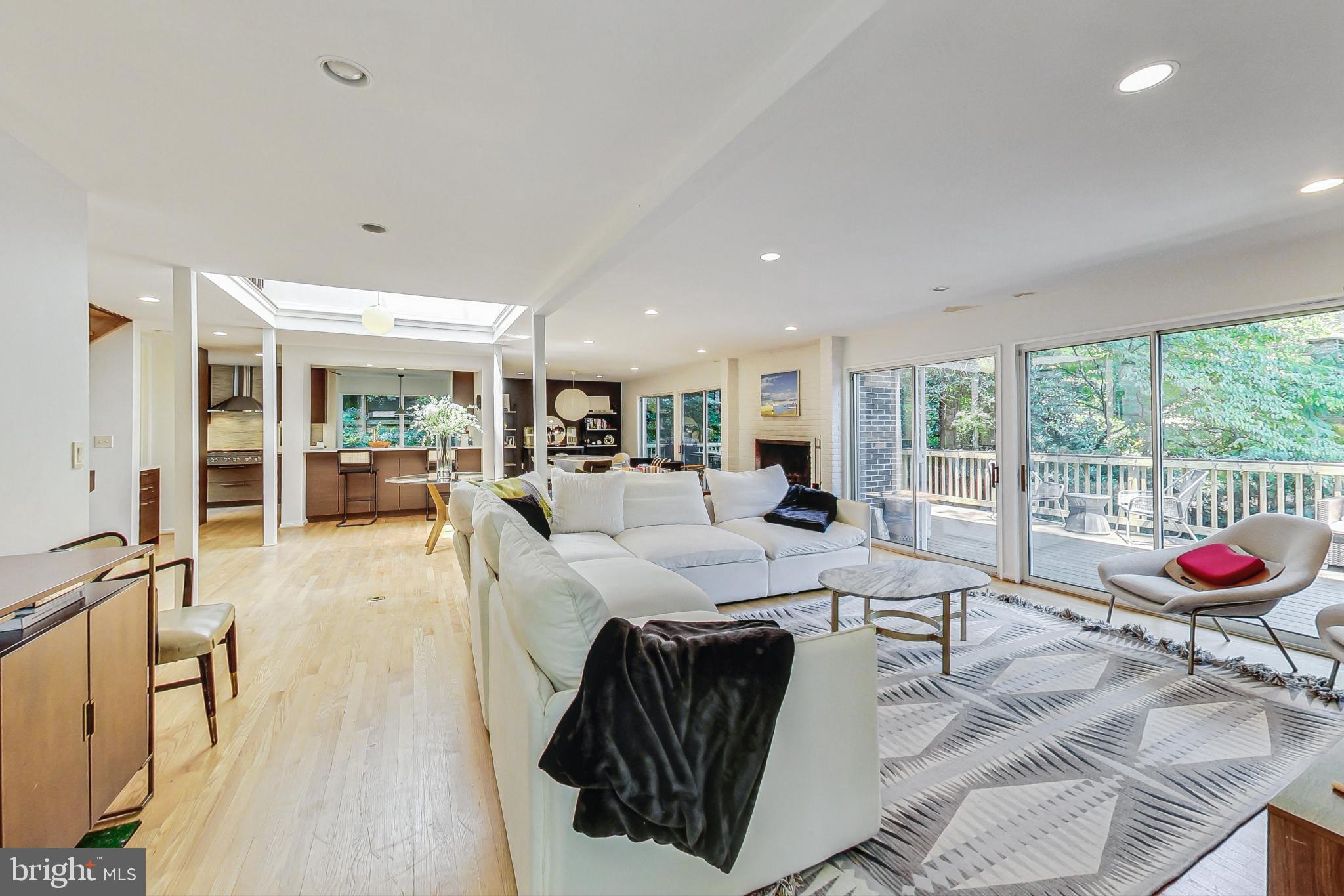 WOODSIDE PARK - Residential