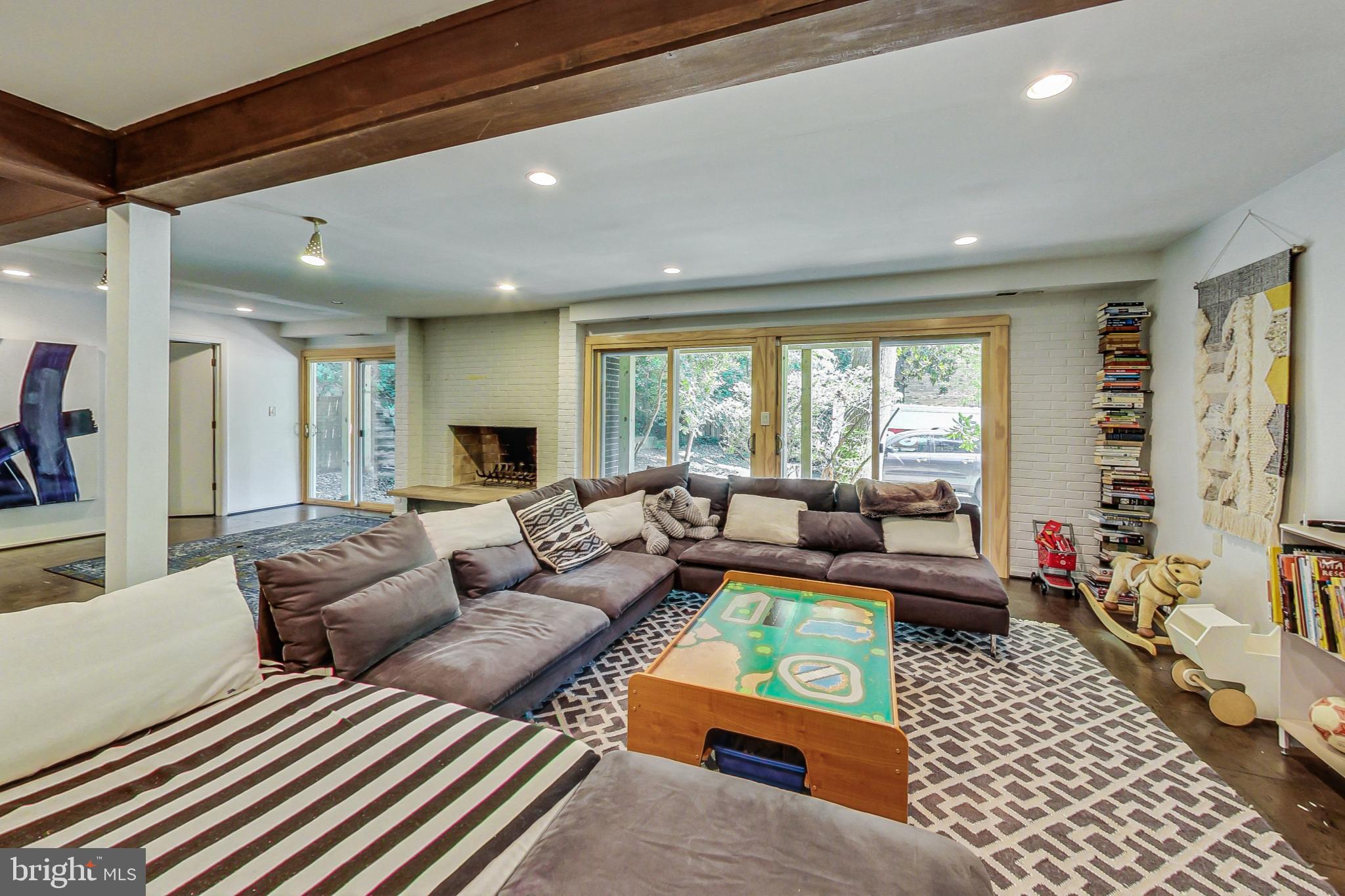 WOODSIDE PARK - Residential