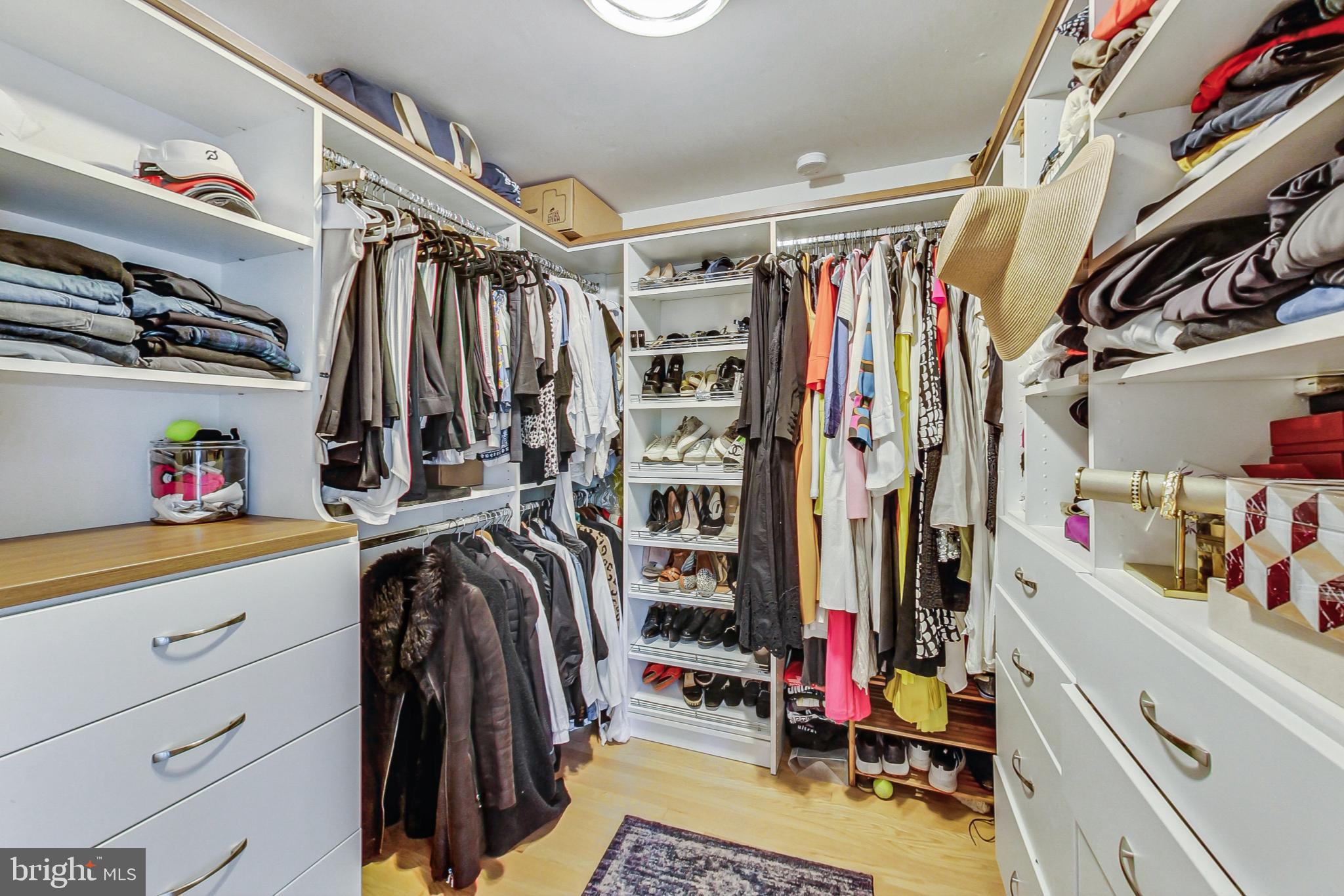 WOODSIDE PARK - Residential