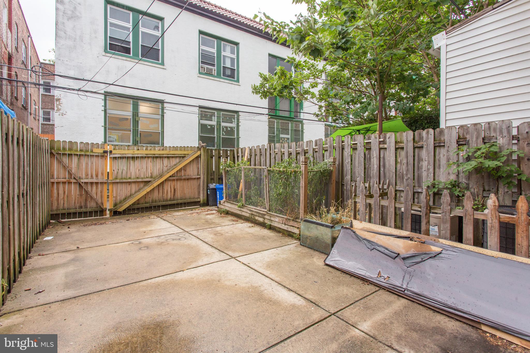 UNIVERSITY CITY - Residential Lease